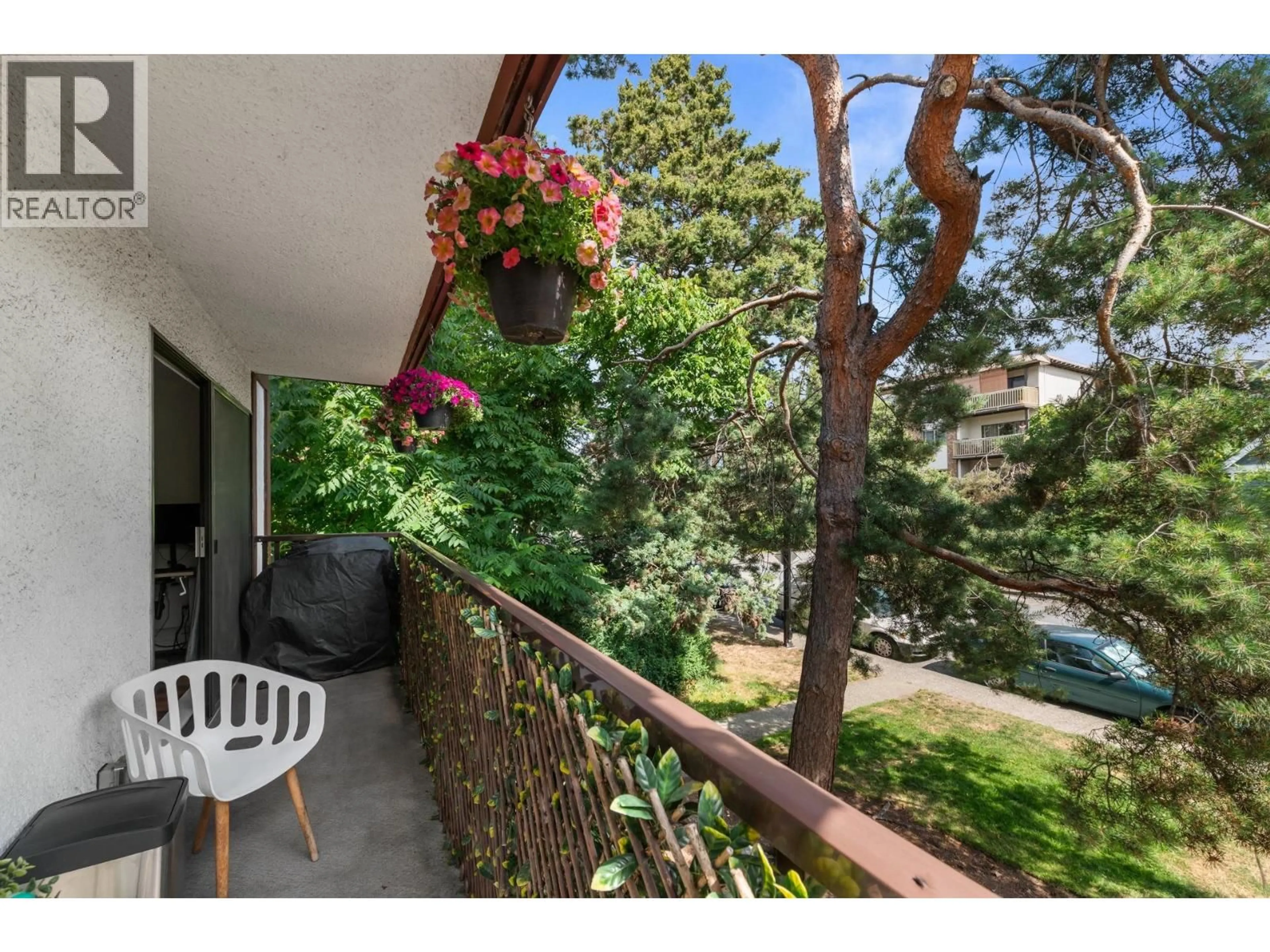 Balcony in the apartment, water/lake/river/ocean view for 204 - 131 4TH STREET, North Vancouver British Columbia V7M3C8