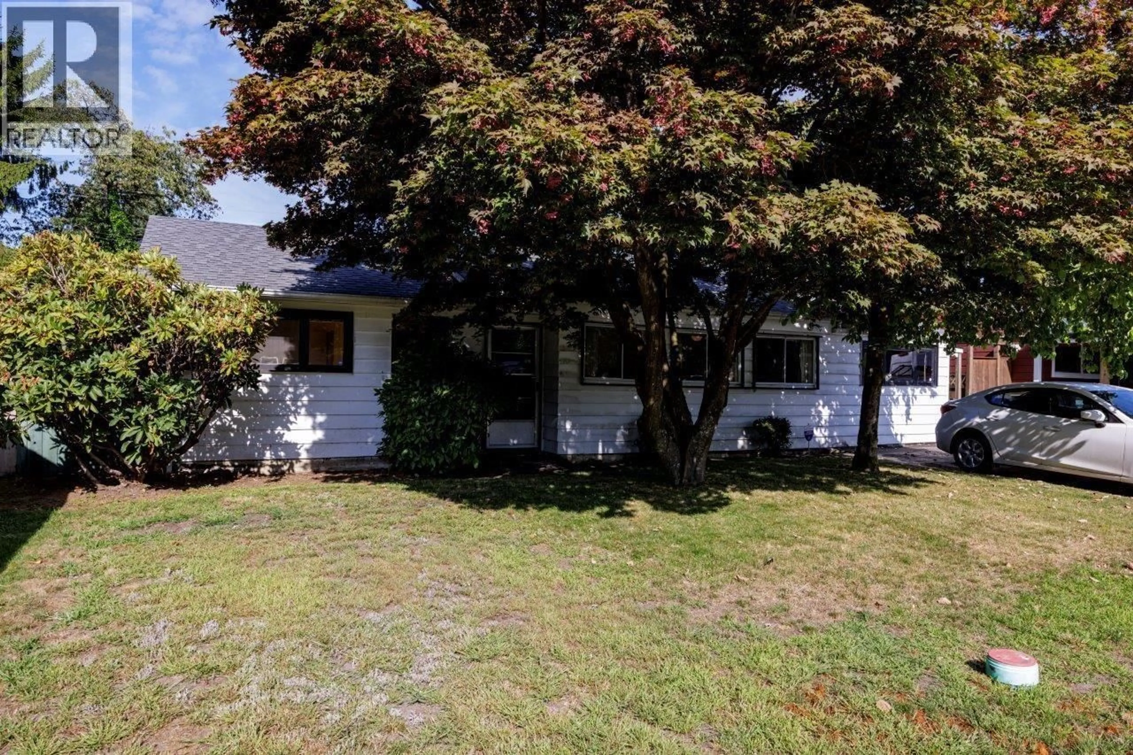 A pic from outside/outdoor area/front of a property/back of a property/a pic from drone, street for 1161 REDWOOD STREET, North Vancouver British Columbia V7P2V3