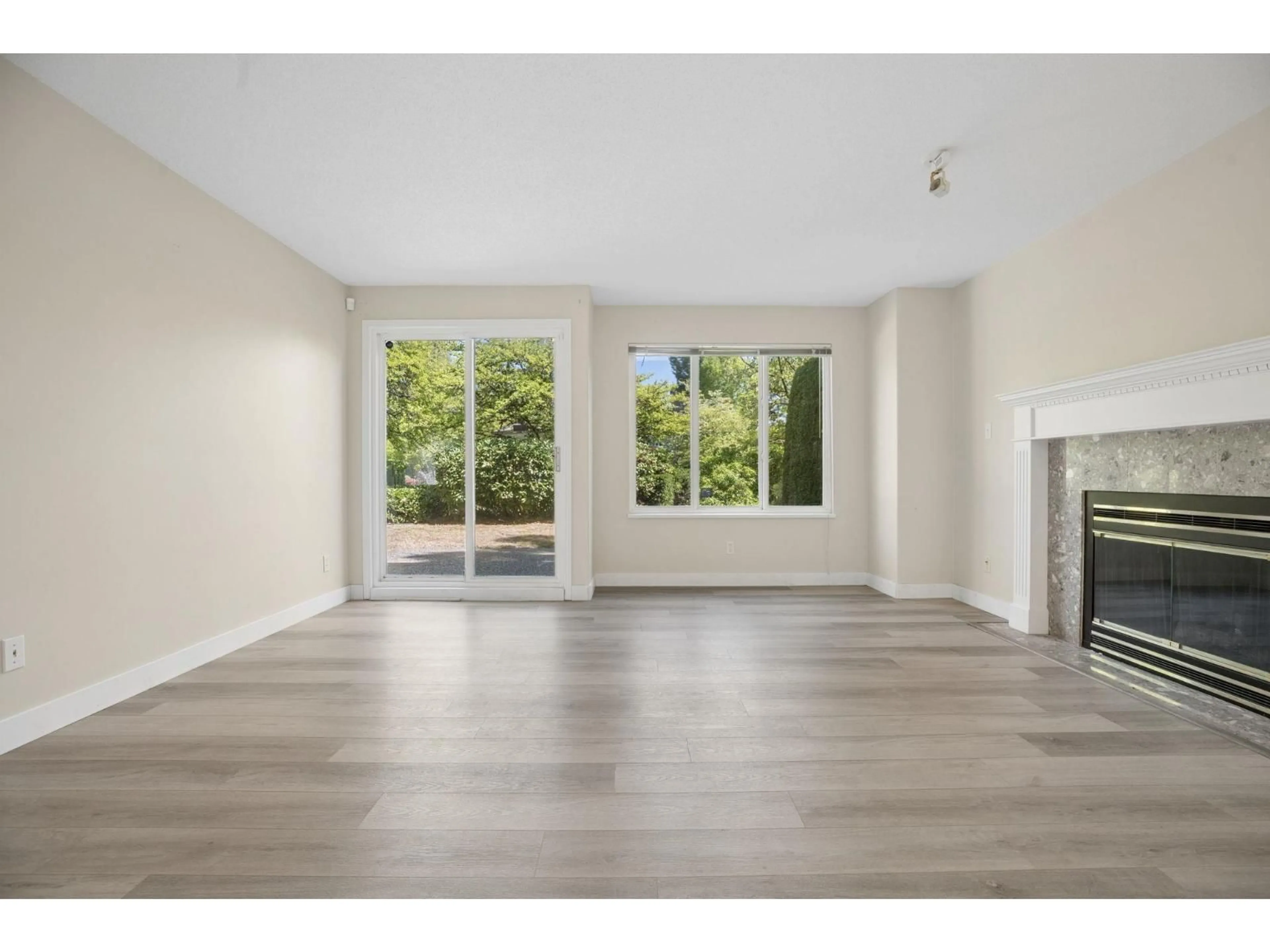 A pic of a room for 163 - 13888 70 AVENUE, Surrey British Columbia V3W0R8