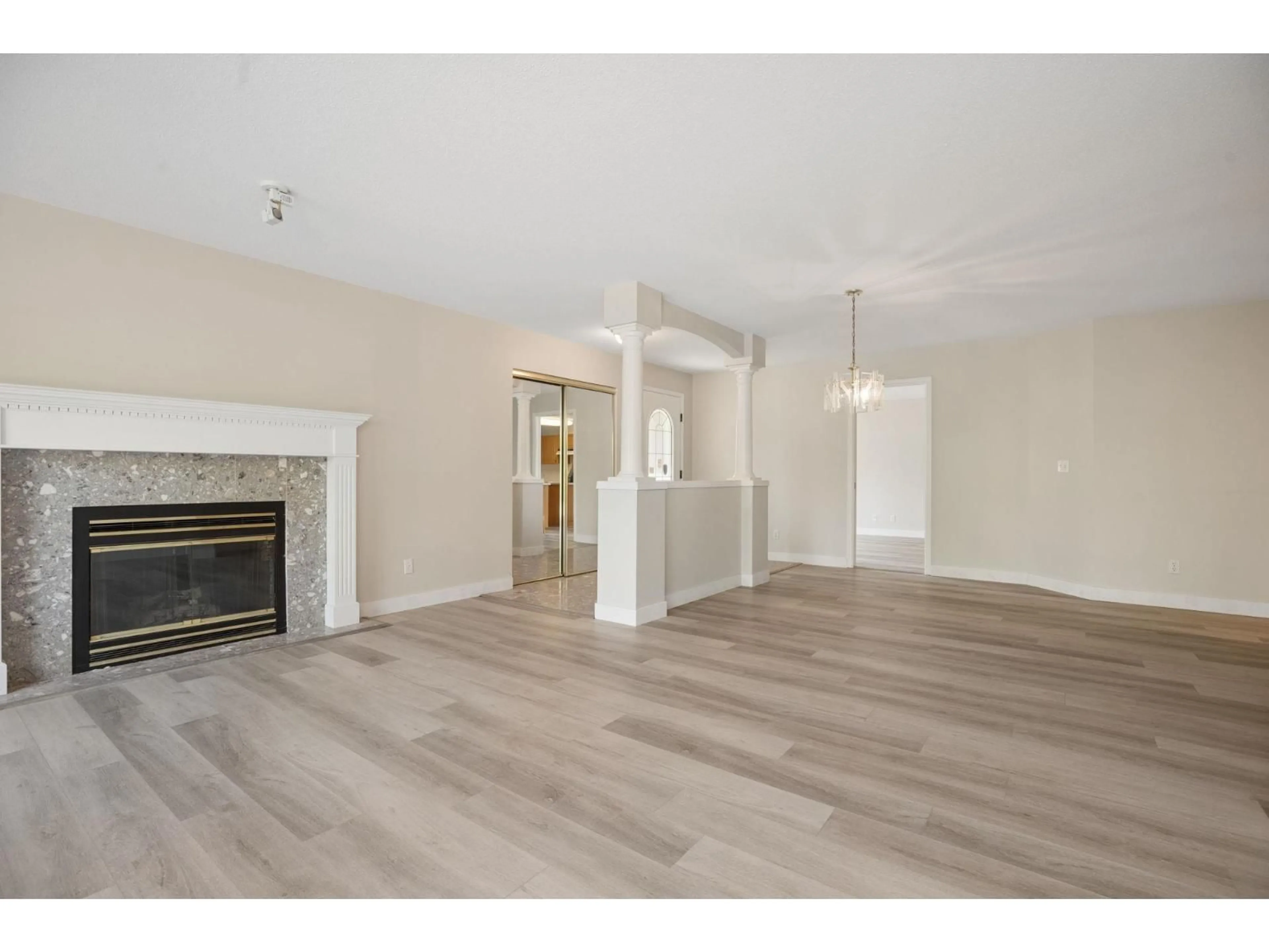 A pic of a room for 163 - 13888 70 AVENUE, Surrey British Columbia V3W0R8