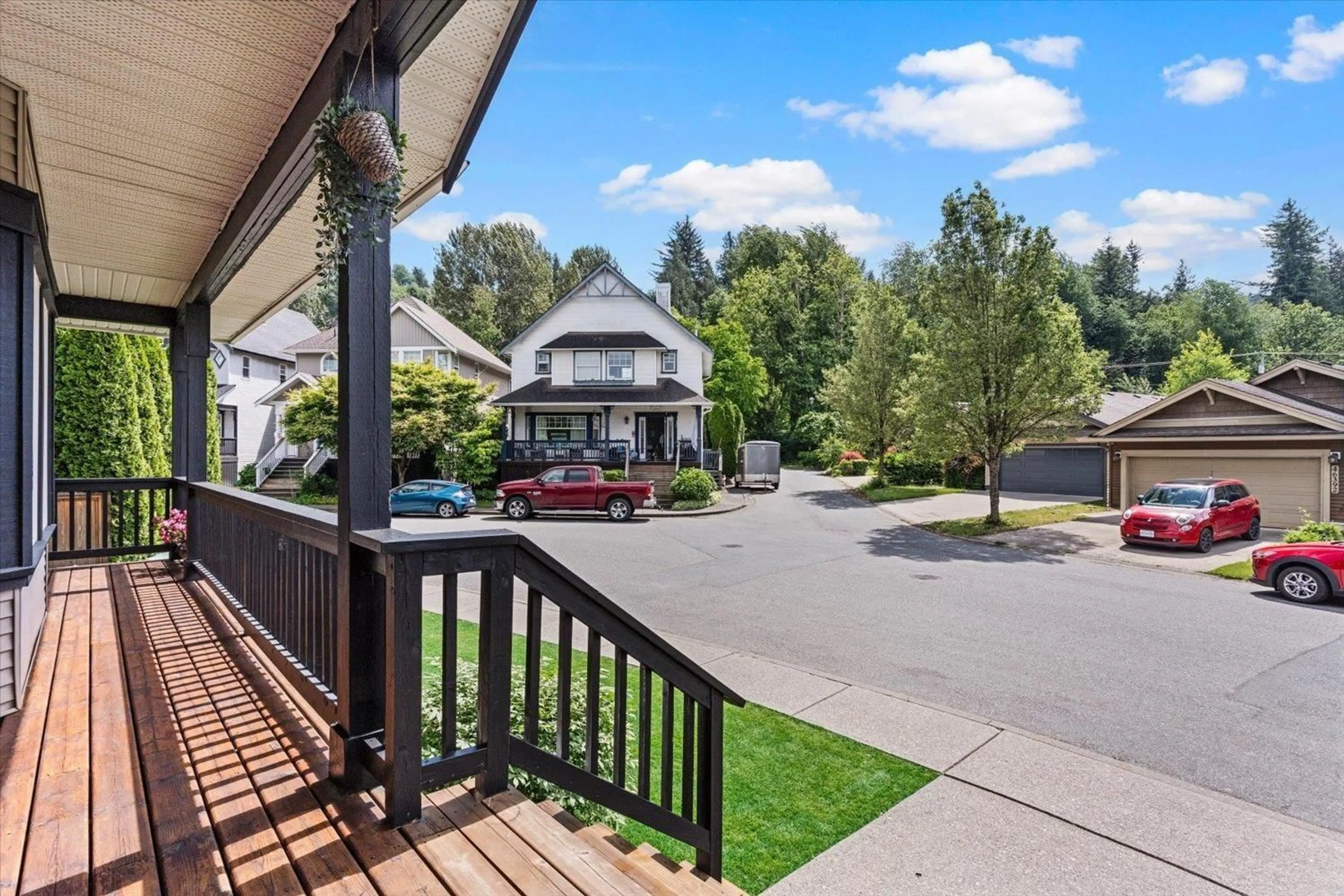 Patio, street for 46409 BEDFORD PARKWAY, Chilliwack British Columbia V2R5N4
