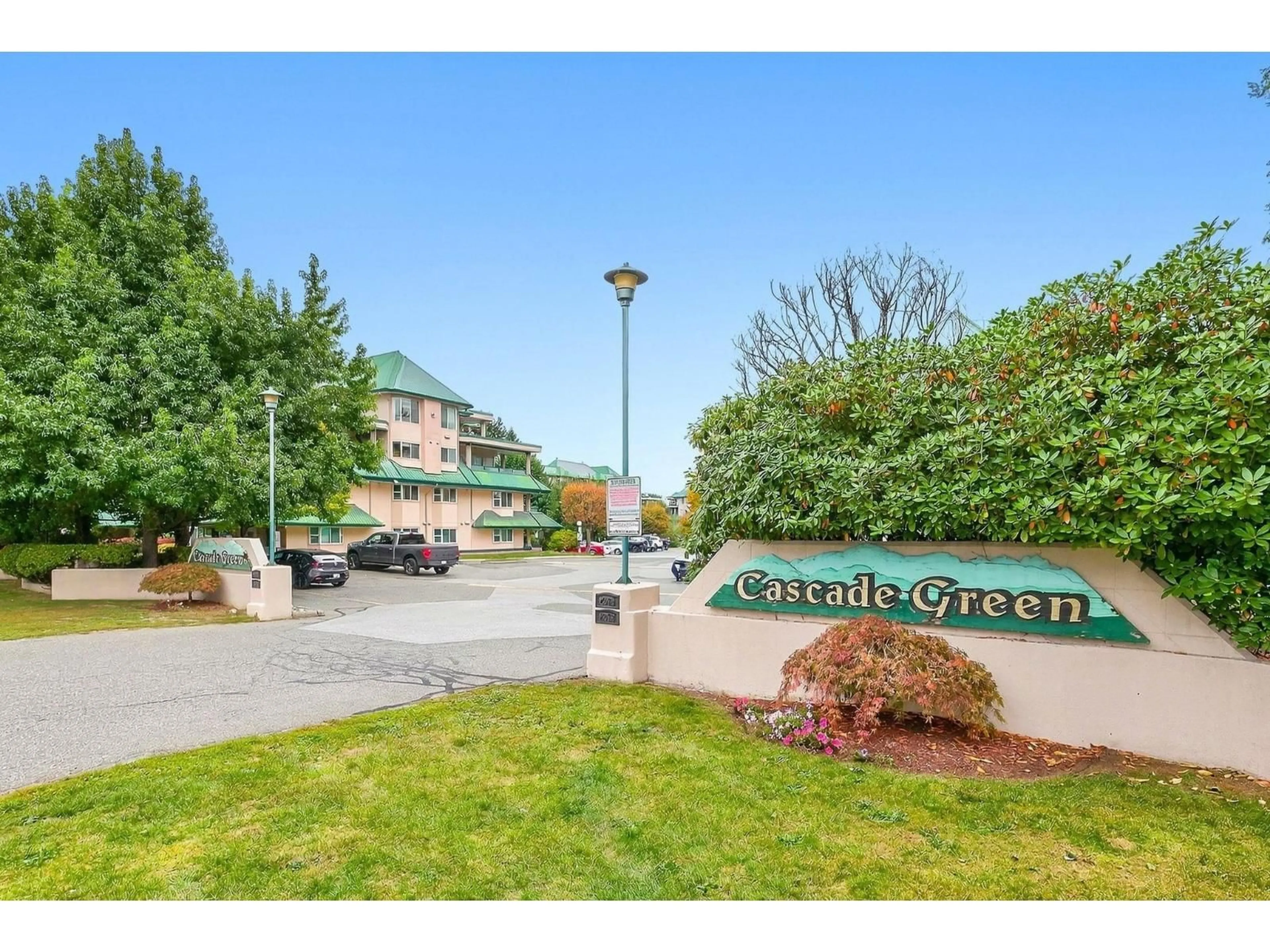 Indoor foyer for 105 - 2958 TRETHEWEY STREET, Abbotsford British Columbia V2T6P6