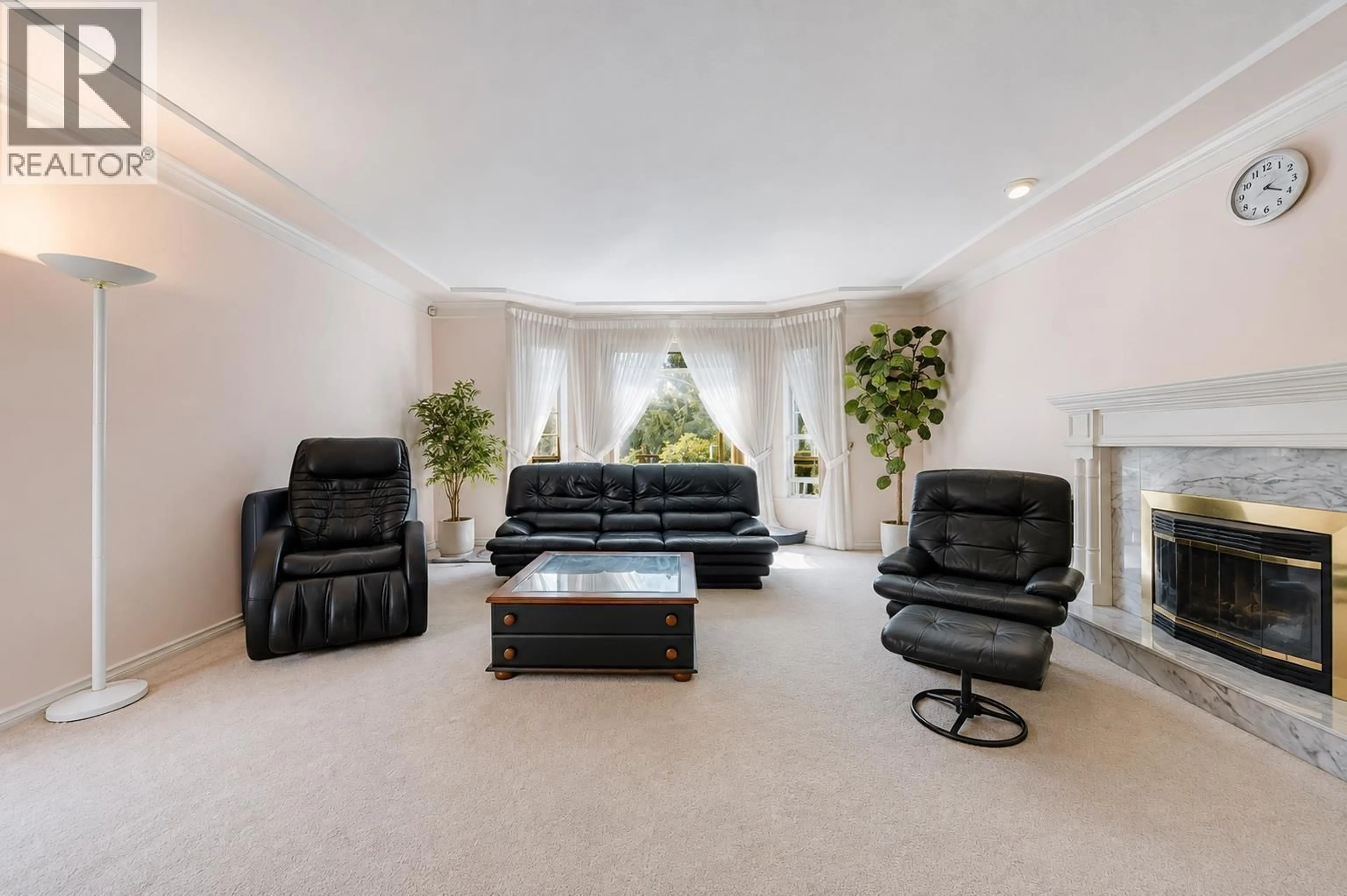 Living room with furniture, unknown for 7038 BRIDGE STREET, Richmond British Columbia V6Y2S7
