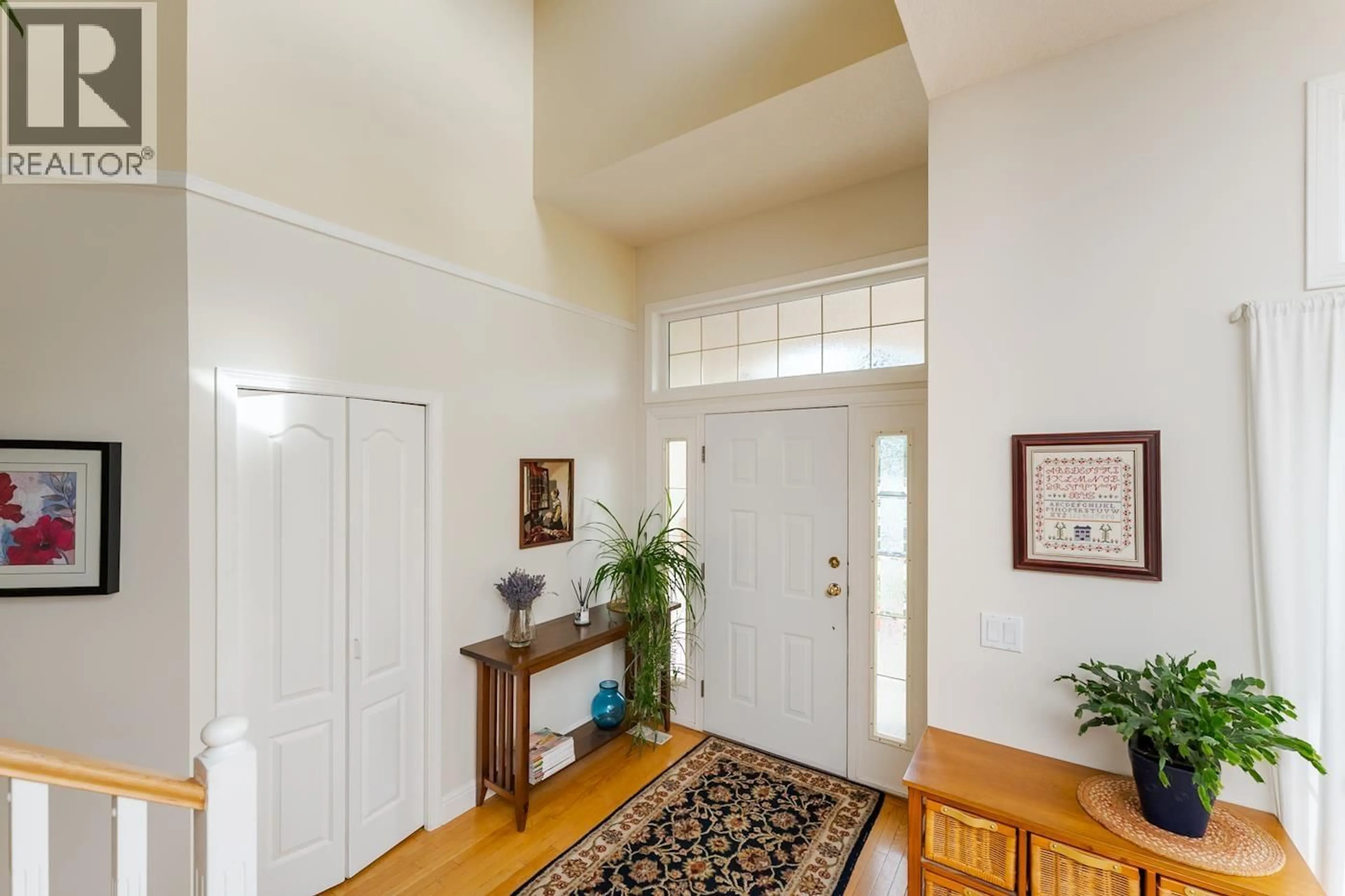 Indoor foyer for 2435 PANORAMA CRESCENT, Prince George British Columbia V2K4C2