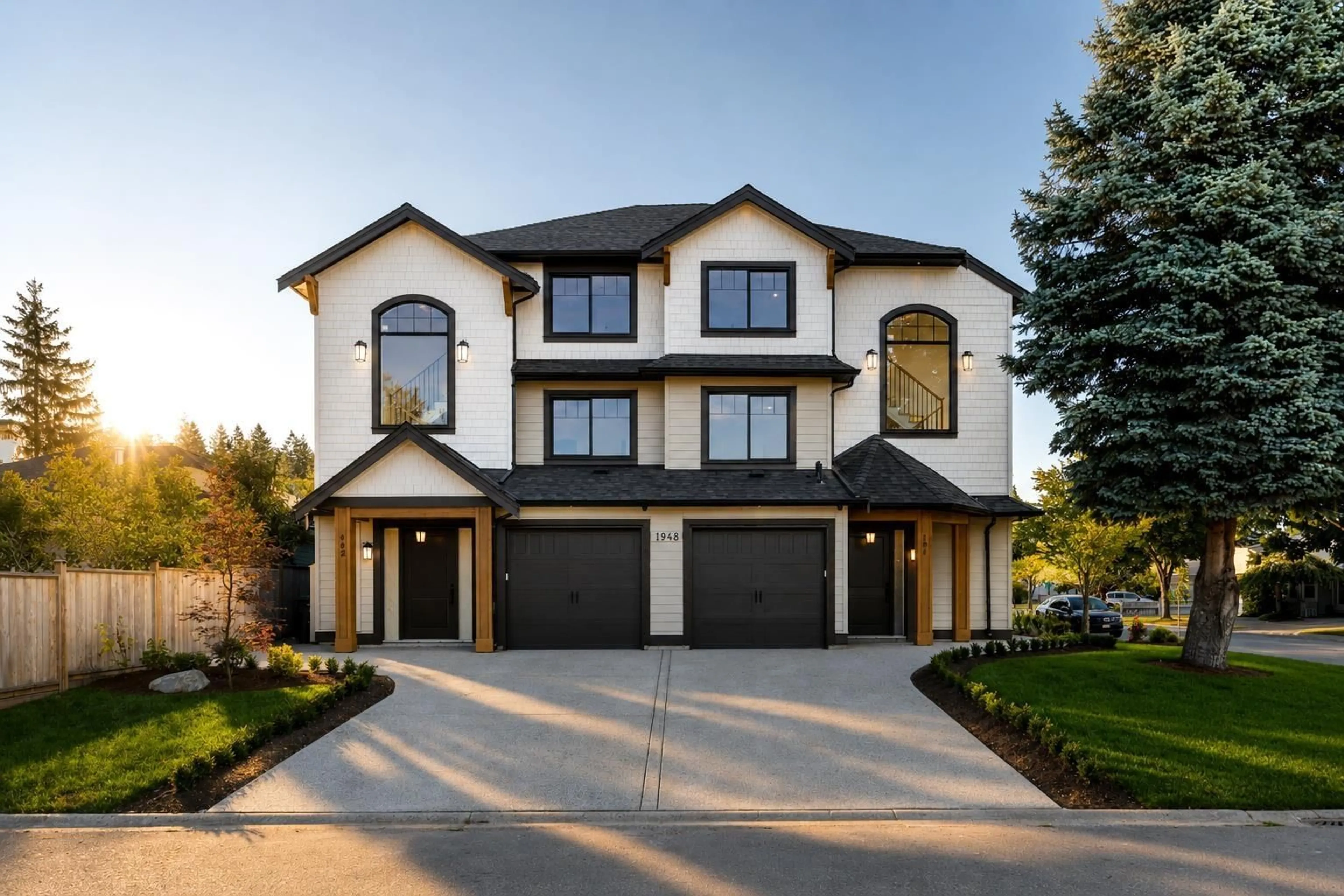 Home with brick exterior material, street for 101 - 1948 143 STREET, Surrey British Columbia V4A7Z2