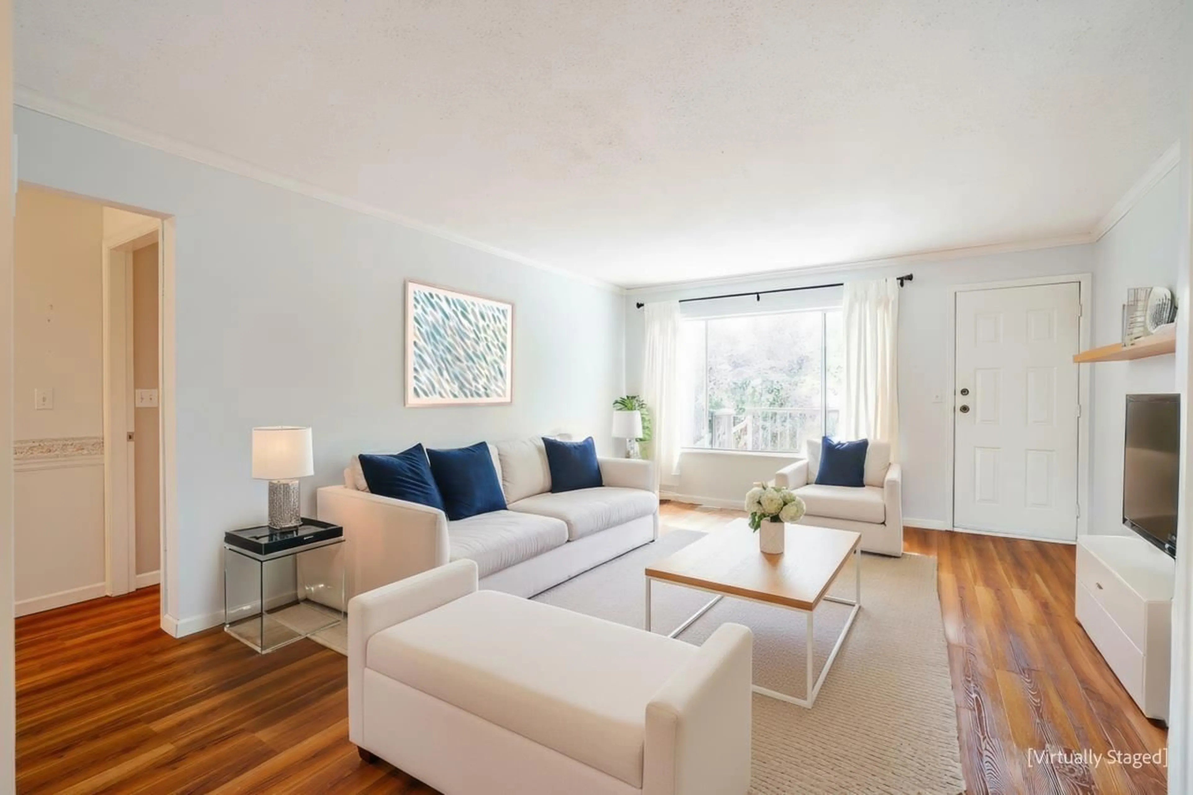 Living room with furniture, wood/laminate floor for 41 - 32959 GEORGE FERGUSON WAY, Abbotsford British Columbia V2S7W9