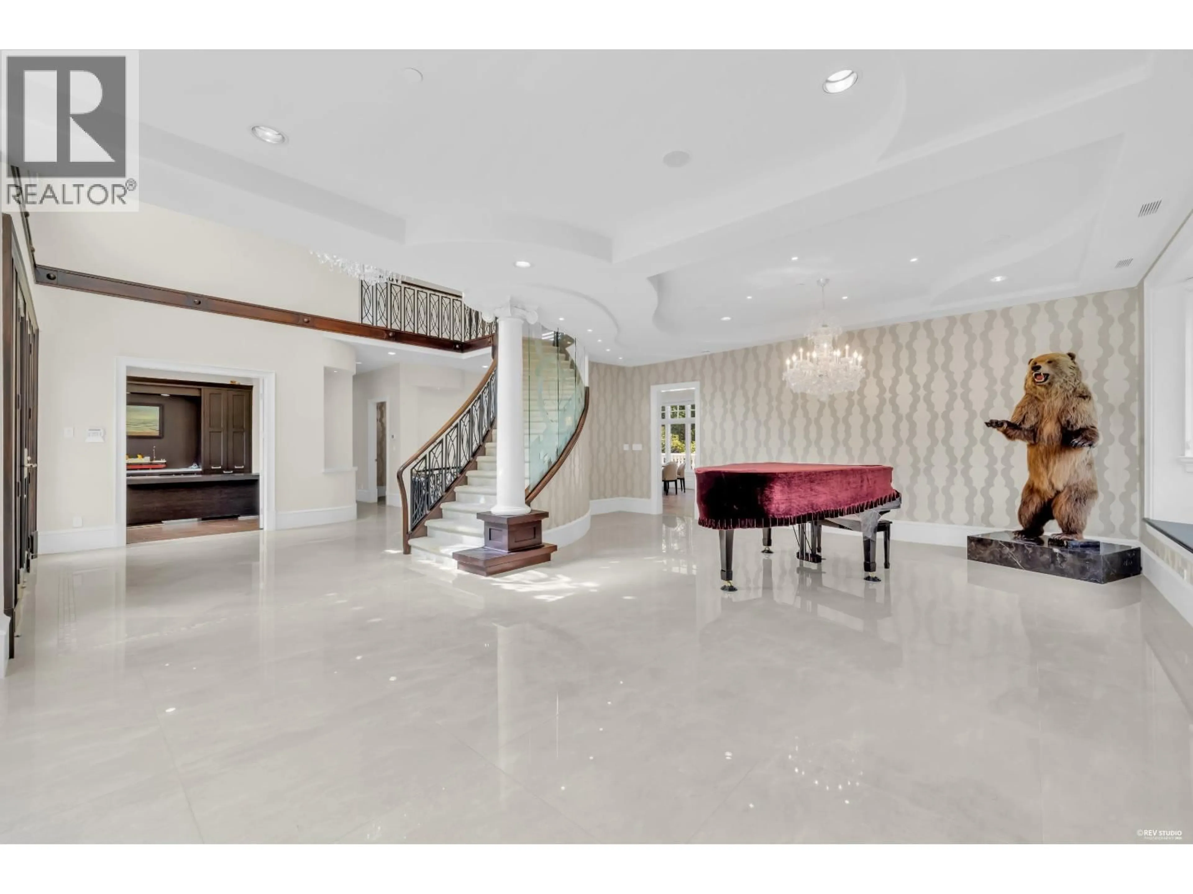 Indoor foyer for 6599 CHURCHILL STREET, Vancouver British Columbia V6P5B2