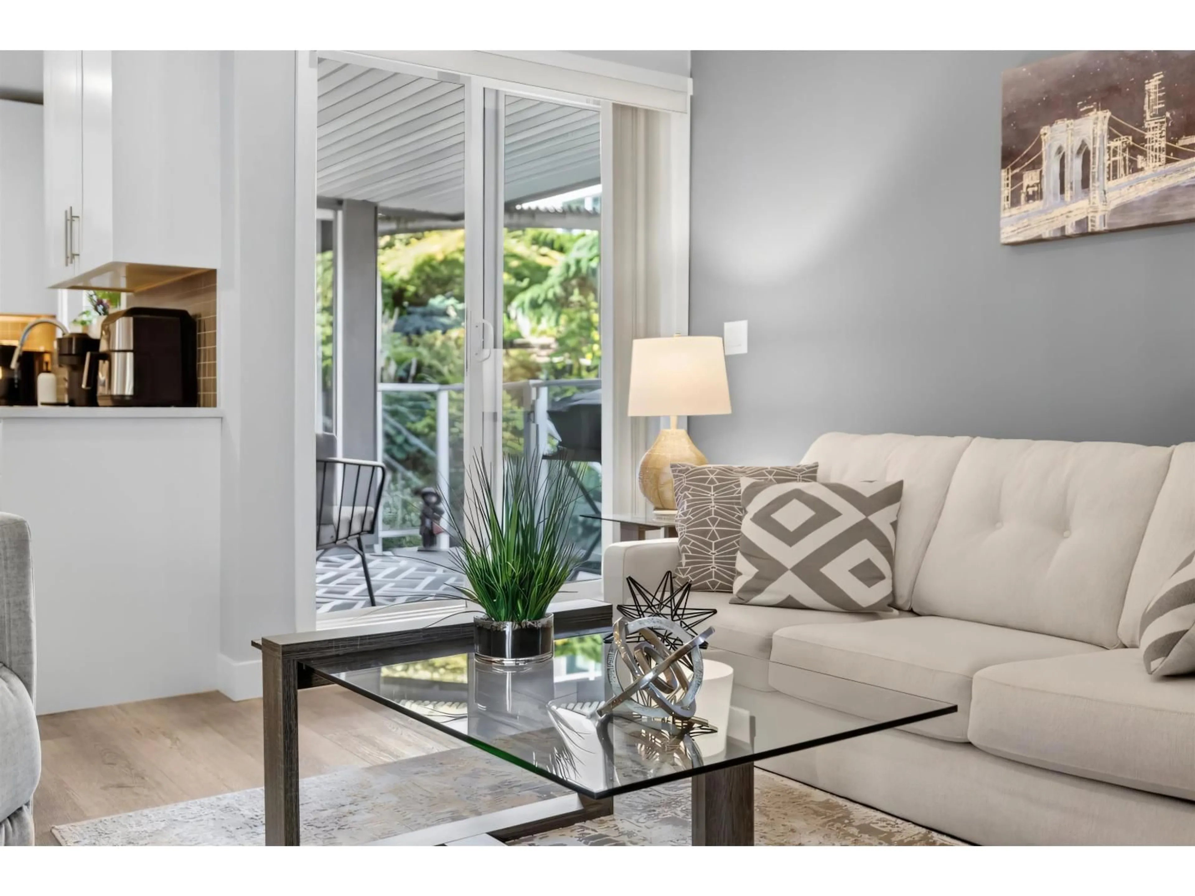 Living room with furniture, unknown for 105 - 15717 MARINE DRIVE, White Rock British Columbia V4B1E4