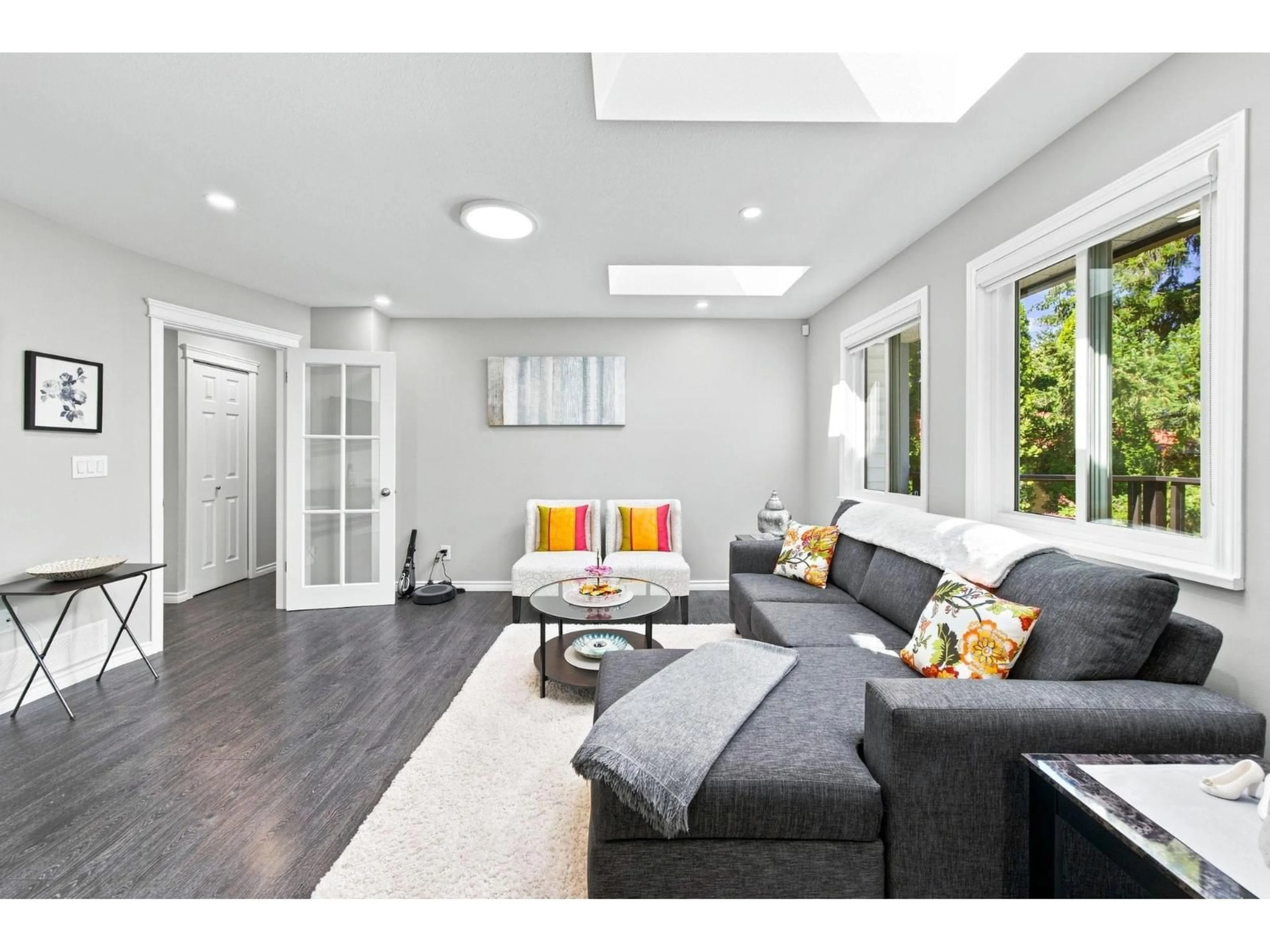 Living room with furniture, unknown for 15311 28 AVENUE, Surrey British Columbia V4P1G3