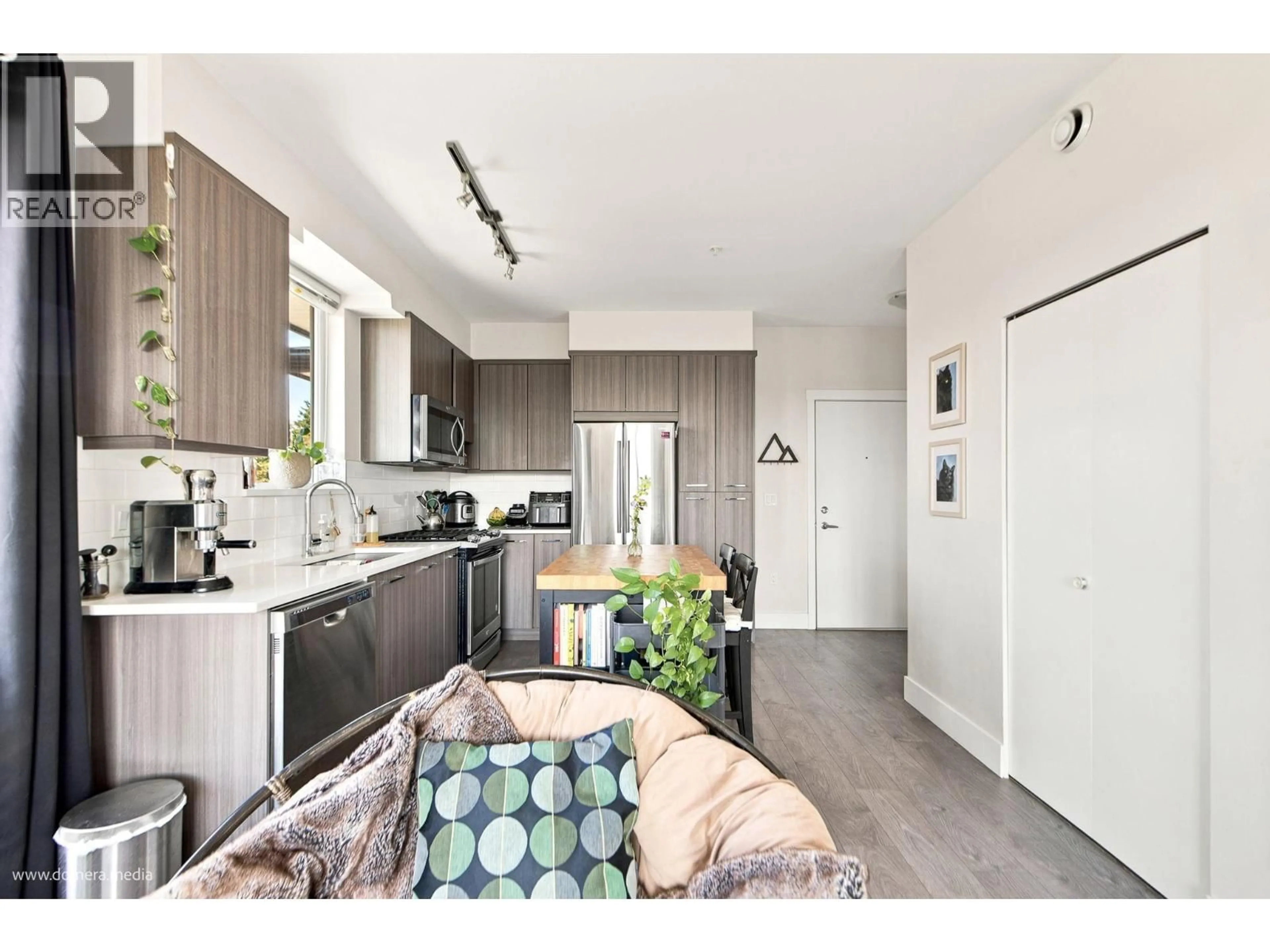 Open concept kitchen, unknown for 304 - 1306 FIFTH AVENUE, New Westminster British Columbia V3M0K5