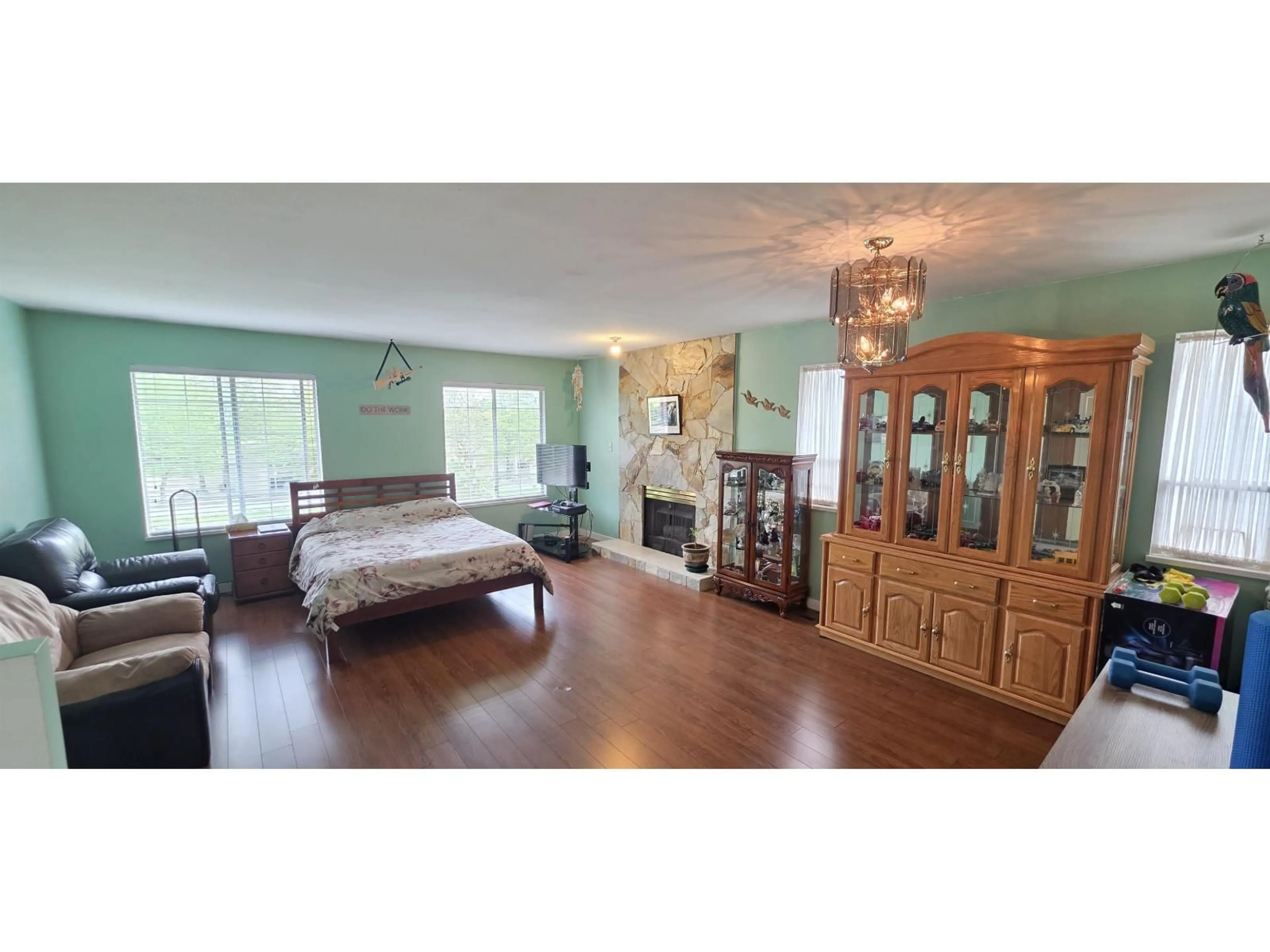A pic of a room for 14919 SPENSER DRIVE, Surrey British Columbia V3M7K7
