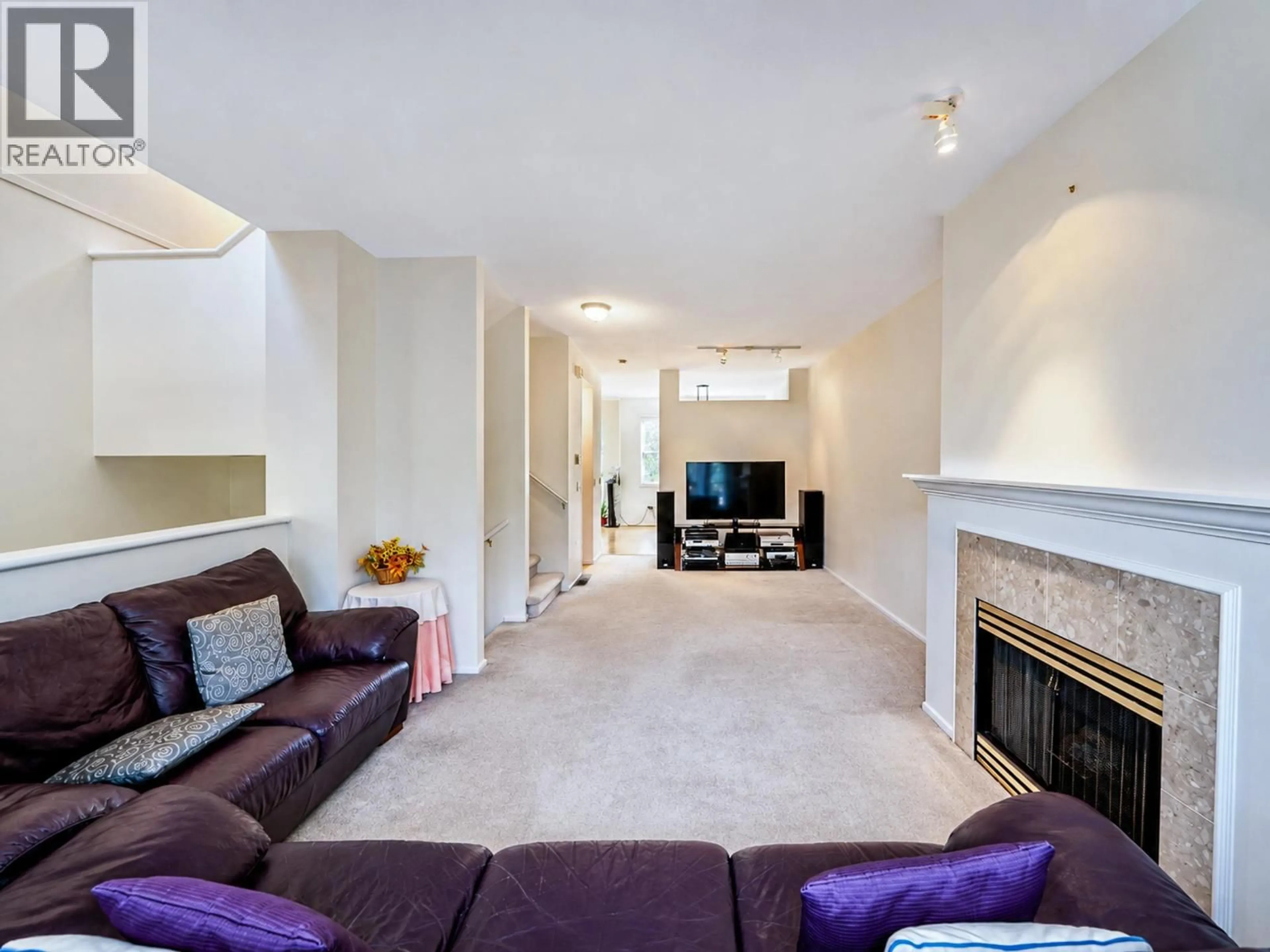 Living room with furniture, carpet floor for 91 - 3880 WESTMINSTER HIGHWAY, Richmond British Columbia V7C5S1