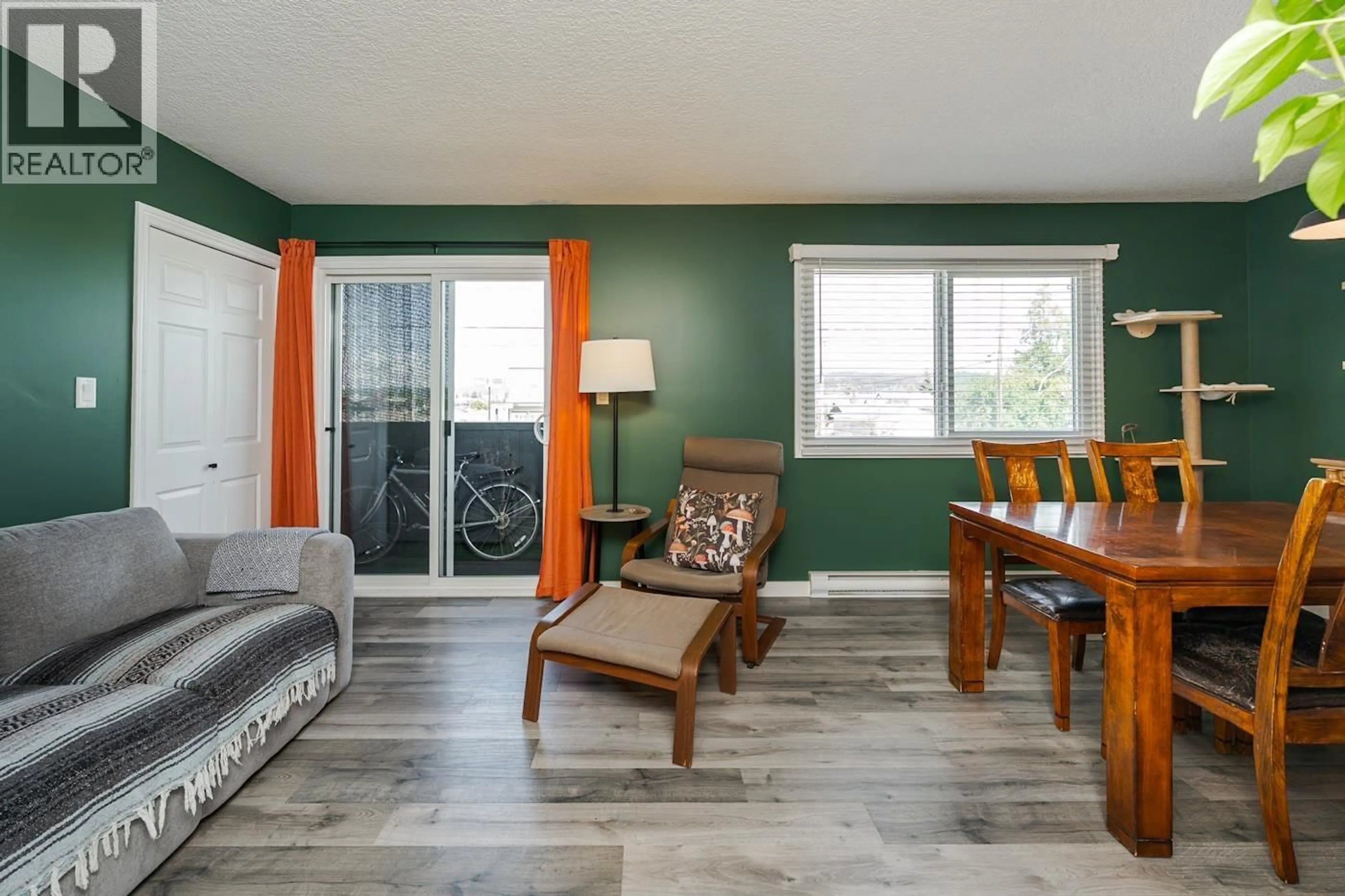 Living room with furniture, wood/laminate floor for 11 - 1012 CENTRAL STREET, Prince George British Columbia V2M3B9
