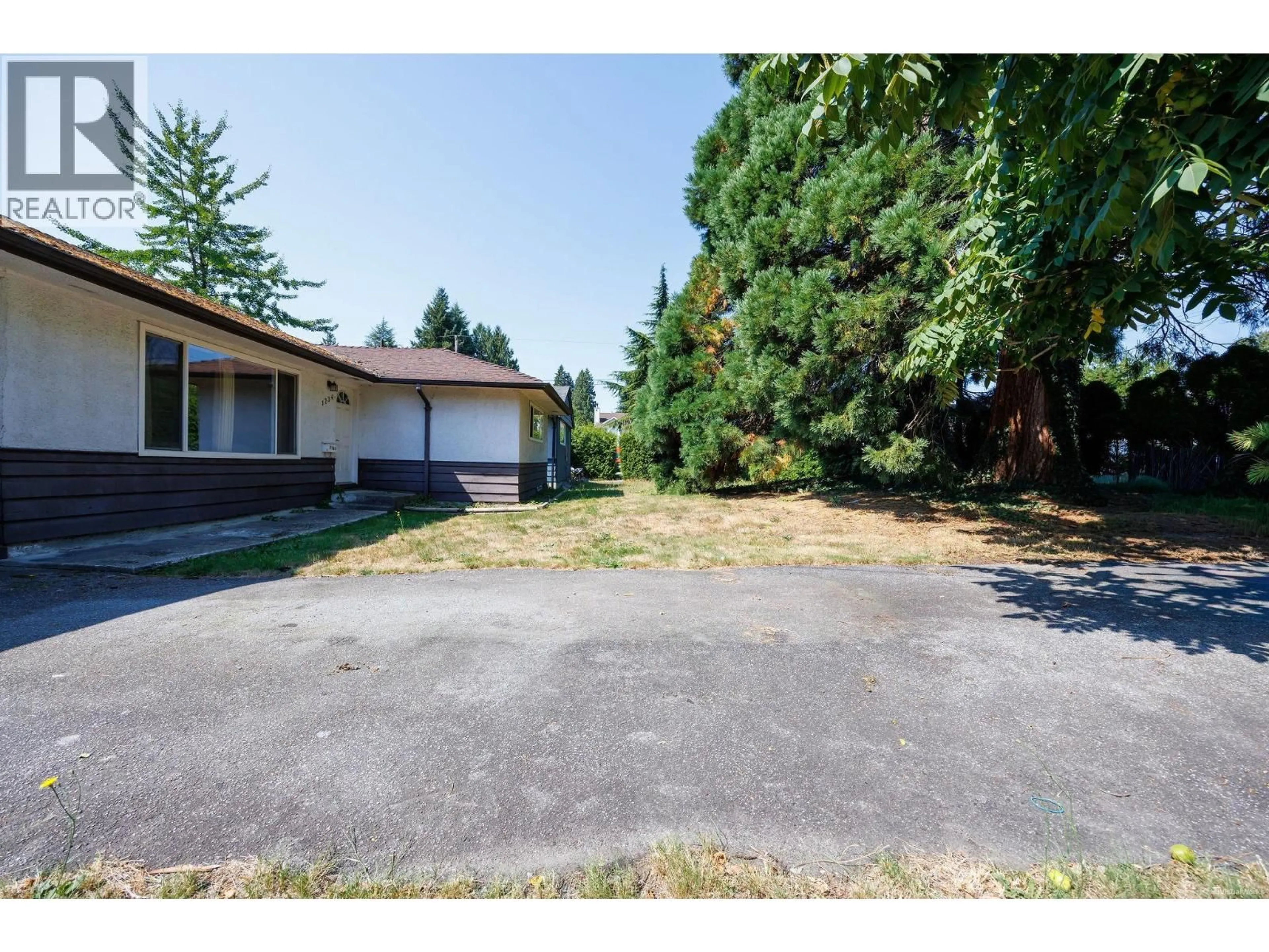 A pic from outside/outdoor area/front of a property/back of a property/a pic from drone, street for 1234 PRAIRIE AVENUE, Port Coquitlam British Columbia V3B1S8