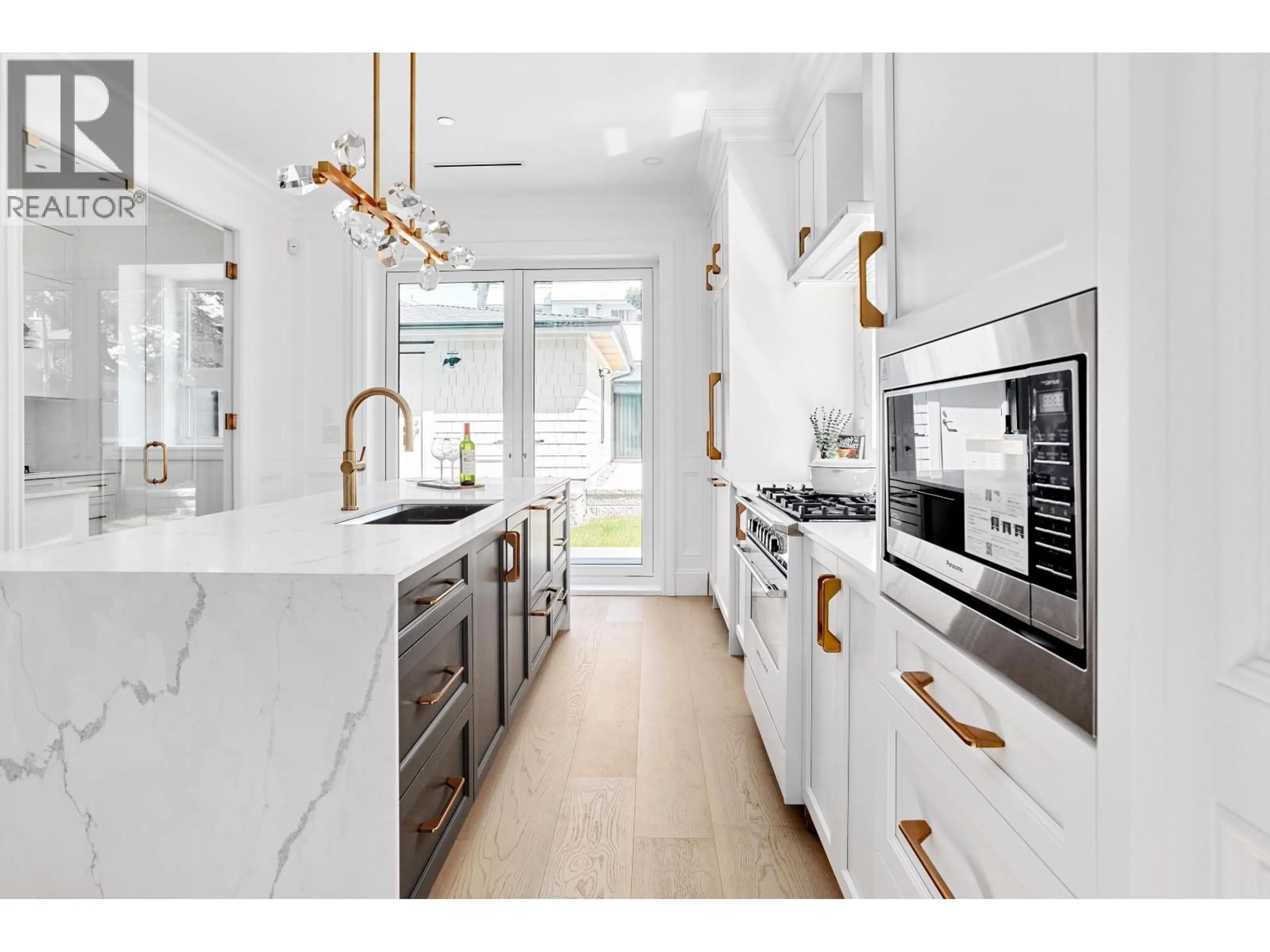 Contemporary kitchen, unknown for 4005 35TH AVENUE, Vancouver British Columbia V6N2P4