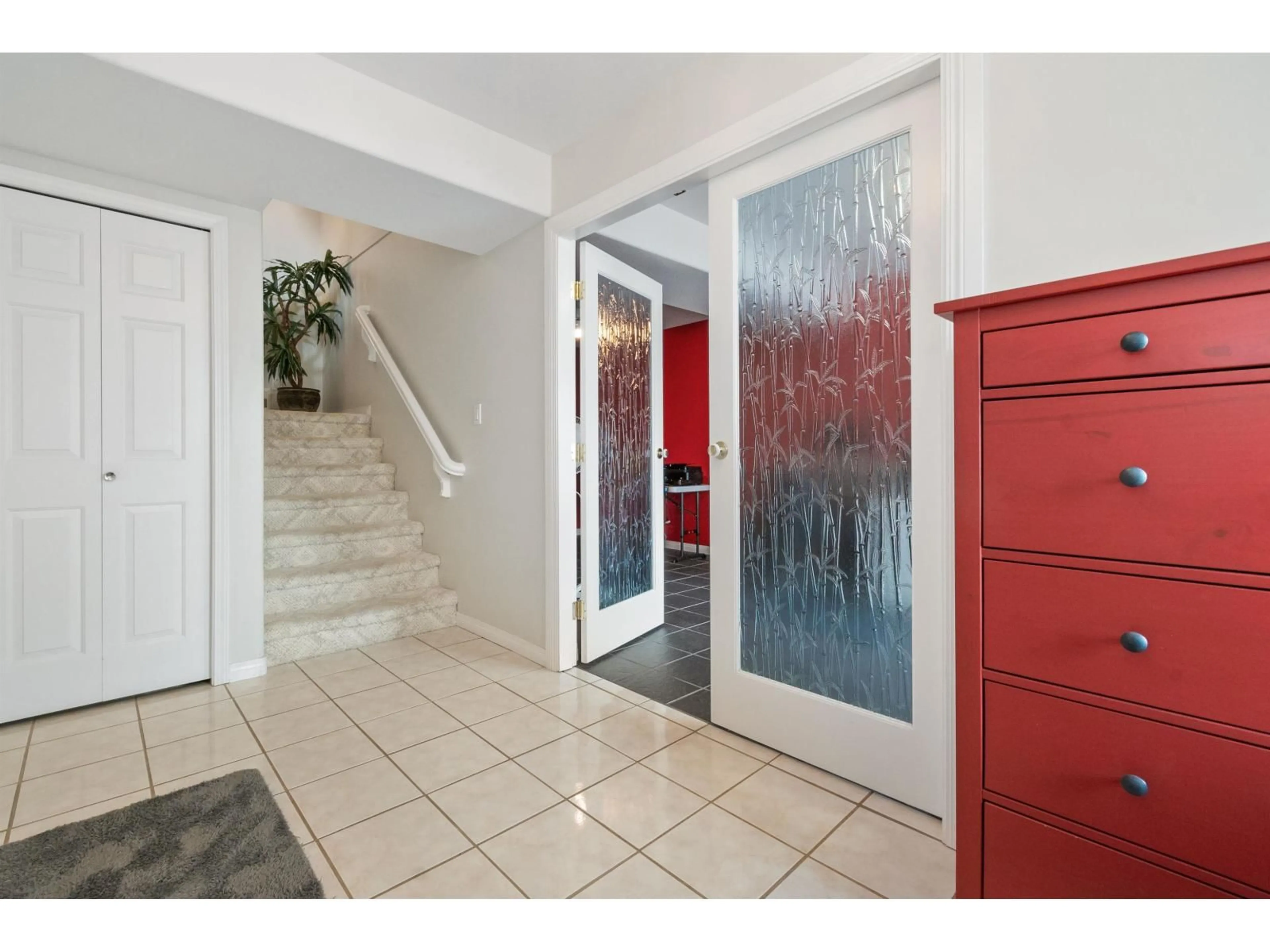 Indoor entryway for 23 - 8590 SUNRISE DRIVE, Chilliwack British Columbia V2R3Z4