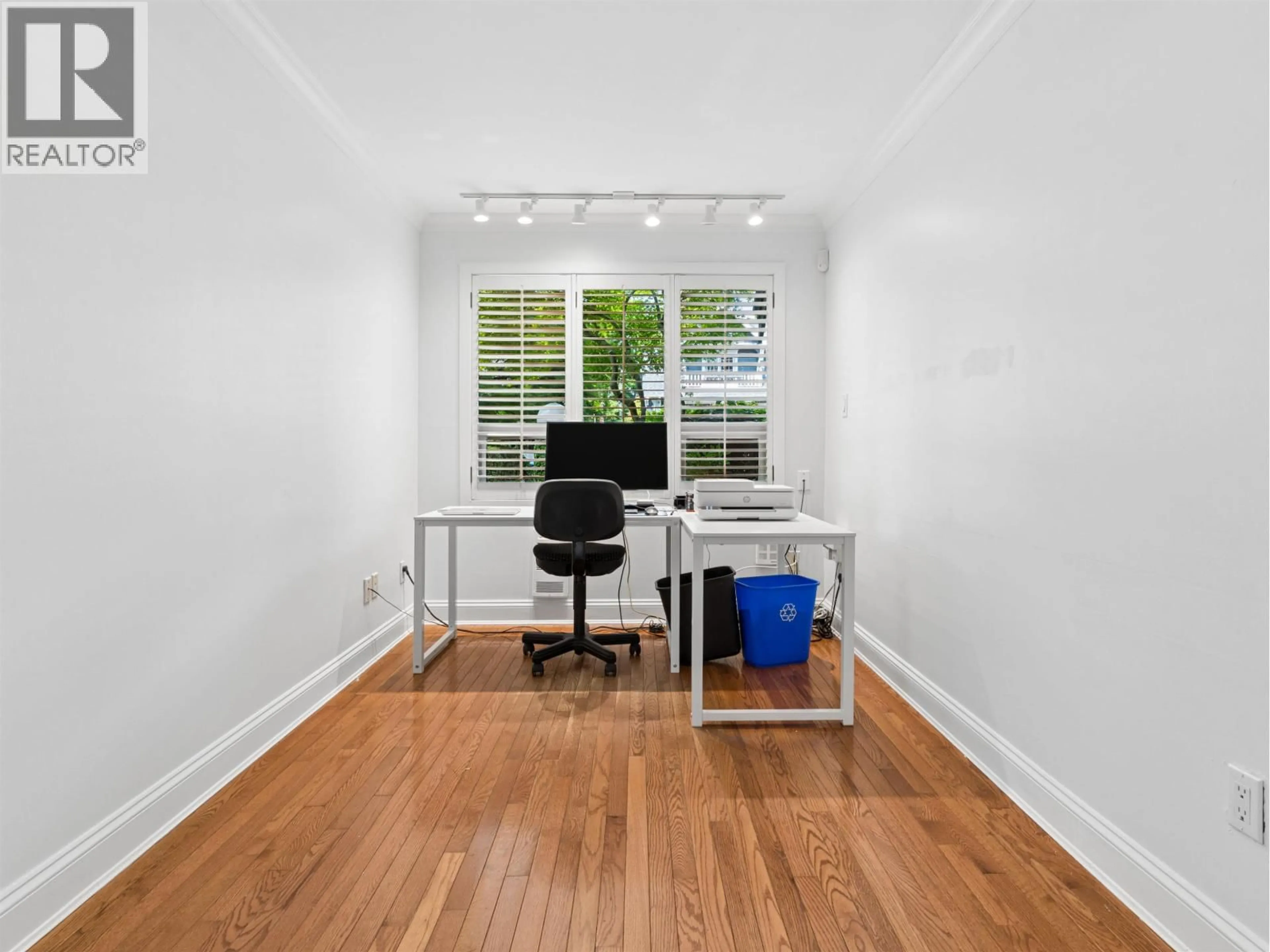 A pic of a room for 2760 2ND AVENUE, Vancouver British Columbia V6K1K3