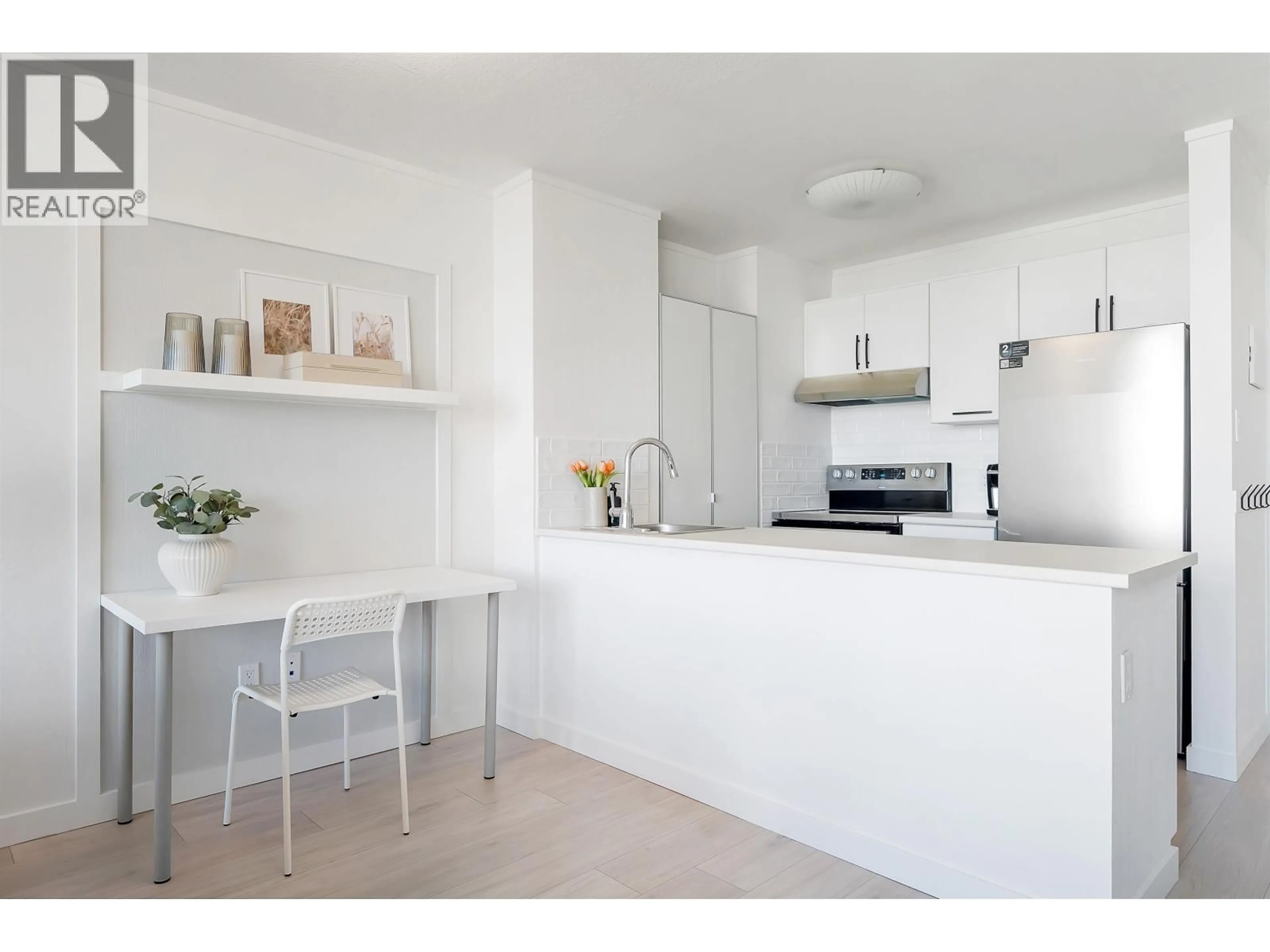 Standard kitchen, unknown for 611 - 1330 BURRARD STREET, Vancouver British Columbia V6Z2B8