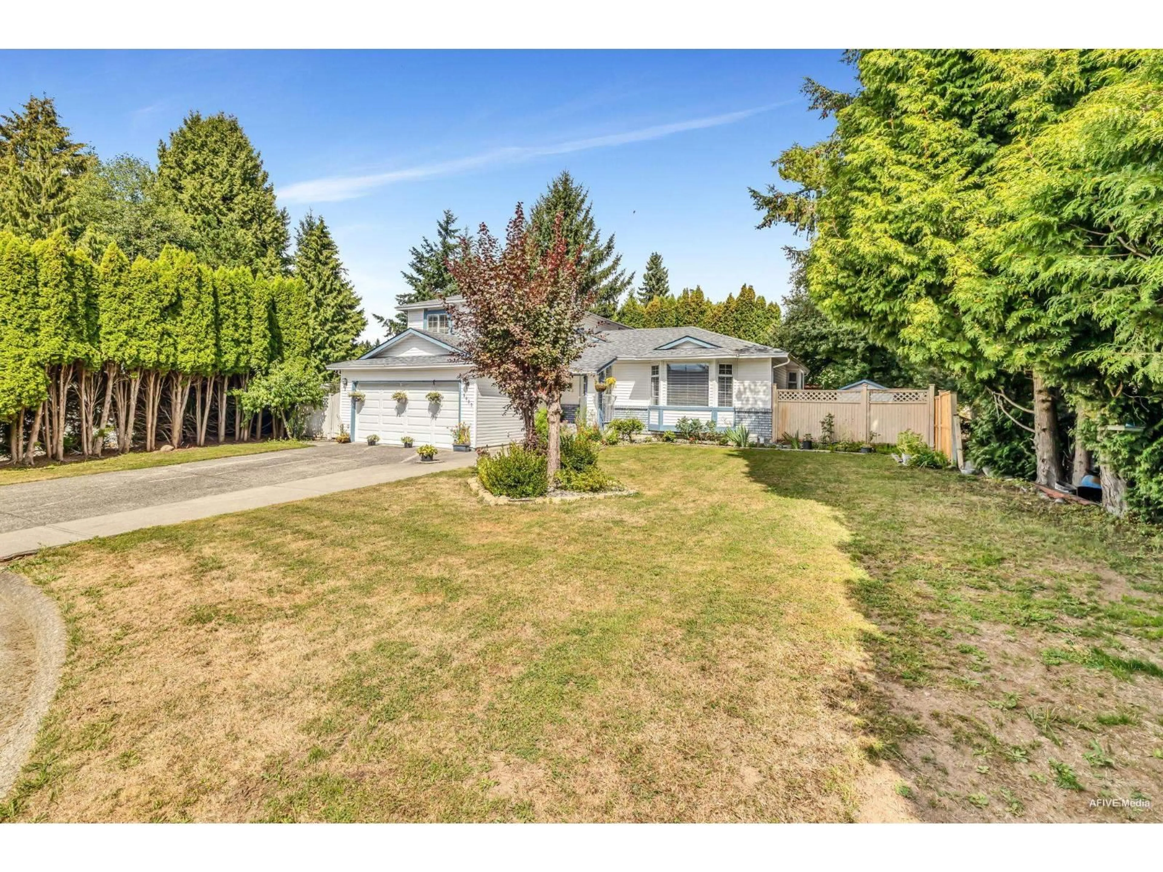 A pic from outside/outdoor area/front of a property/back of a property/a pic from drone, street for 9087 144 STREET, Surrey British Columbia V3V5Z8