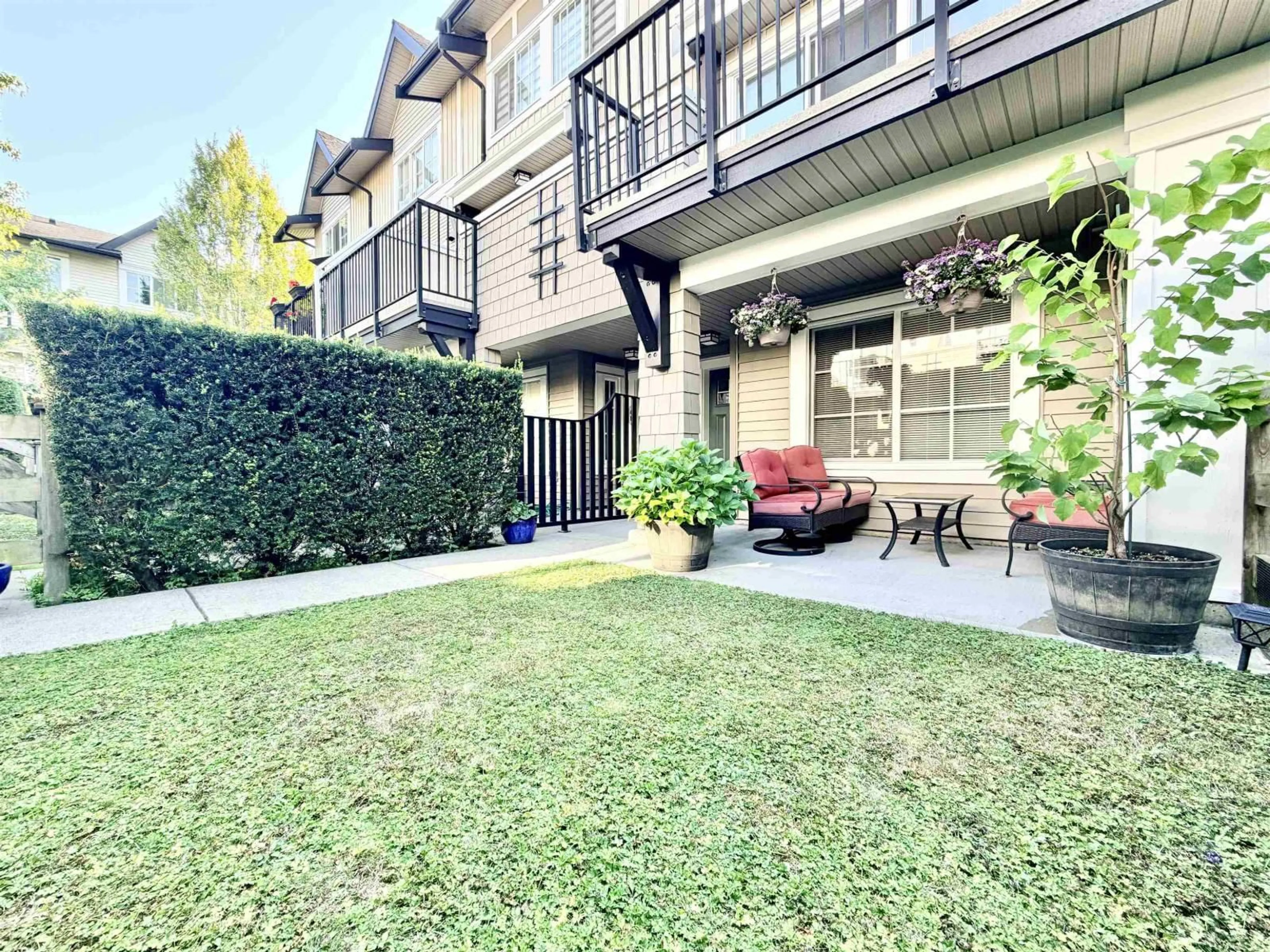 Patio, street for 40 - 2450 161A STREET, Surrey British Columbia V3Z8K4