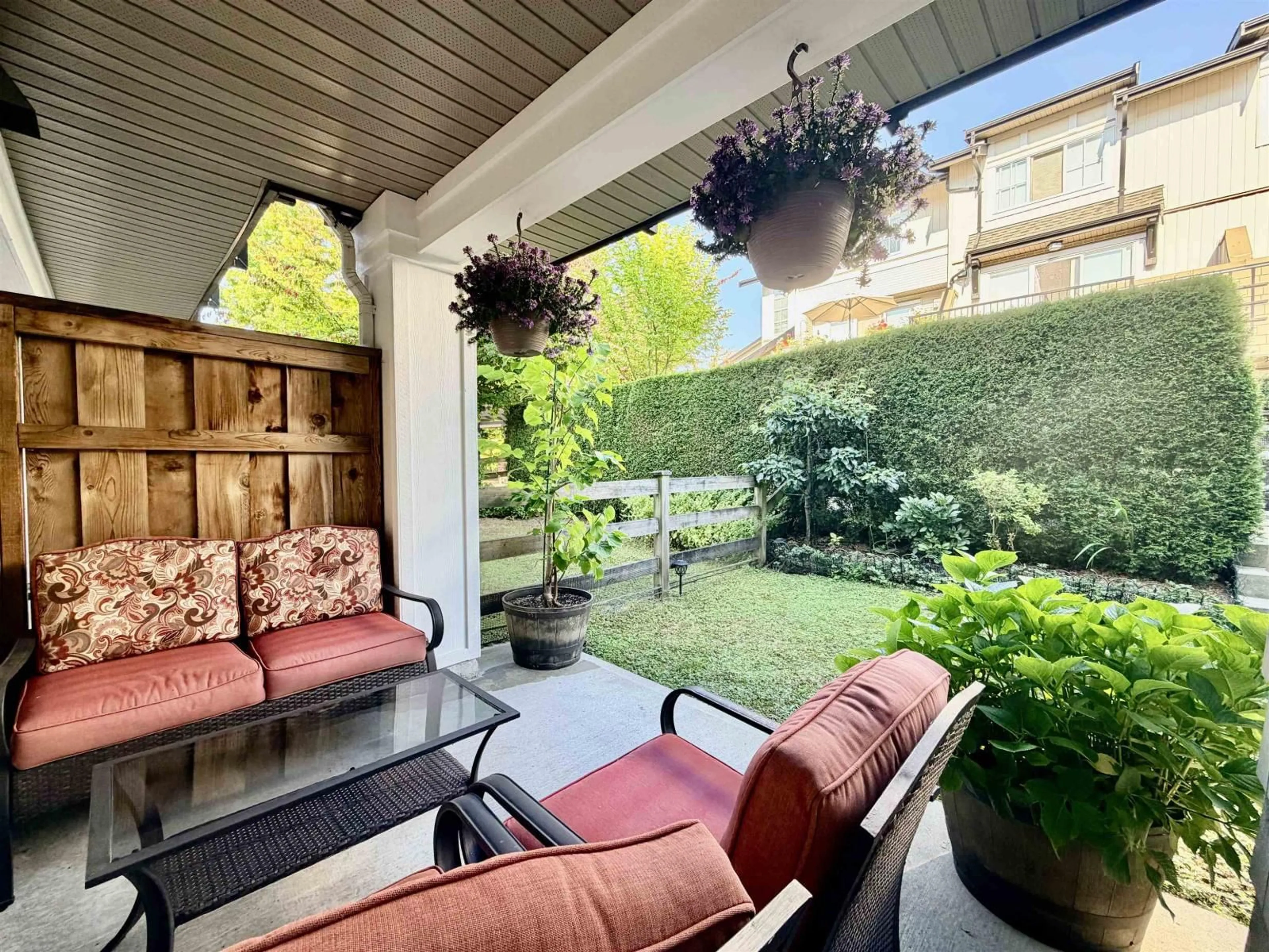 Patio, street for 40 - 2450 161A STREET, Surrey British Columbia V3Z8K4