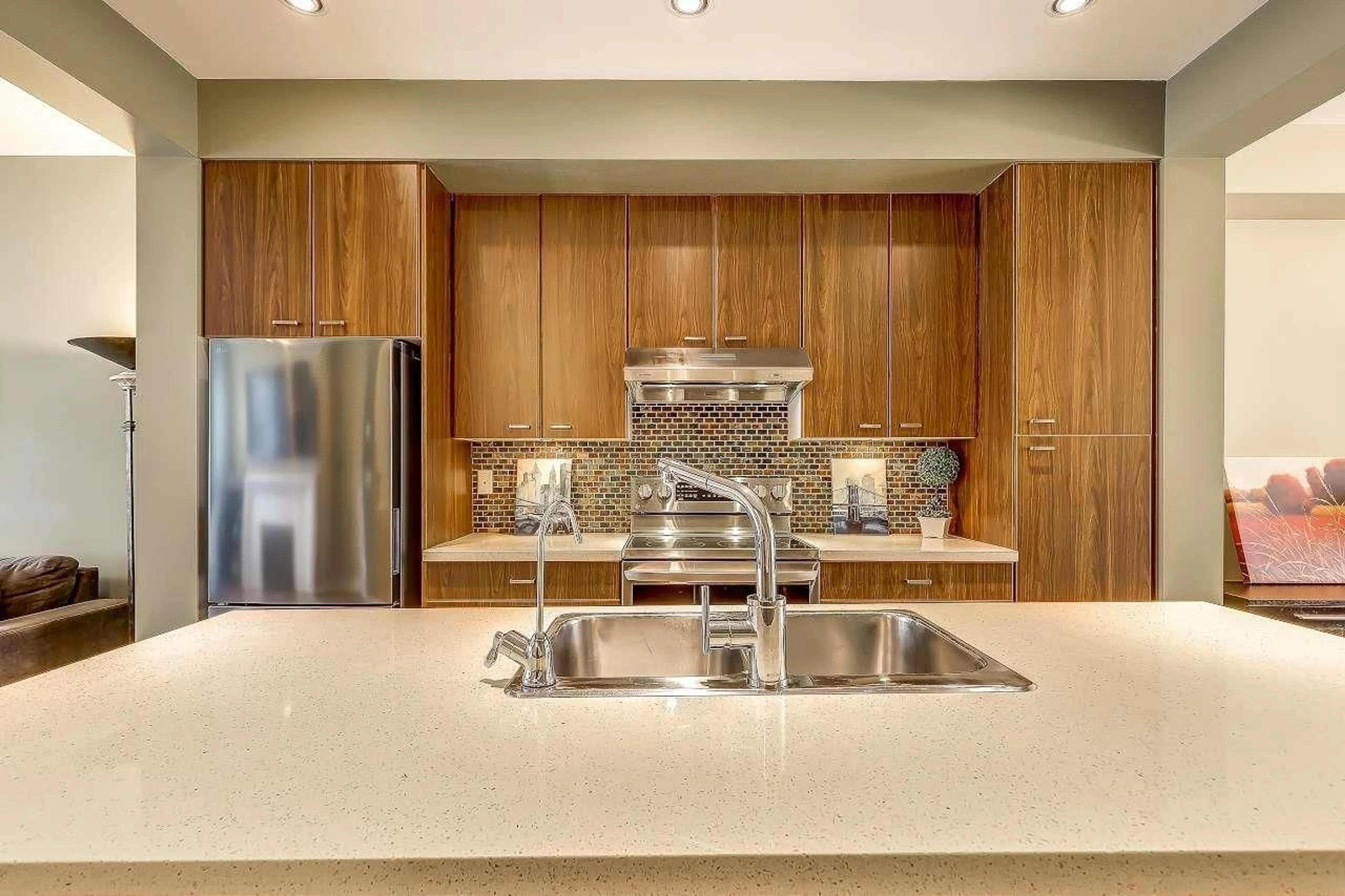 Contemporary kitchen, unknown for 40 - 2450 161A STREET, Surrey British Columbia V3Z8K4