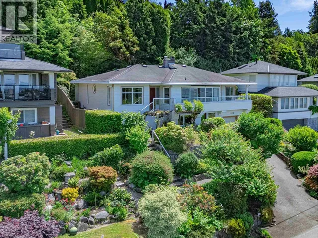 870 LEYLAND STREET, West Vancouver 2