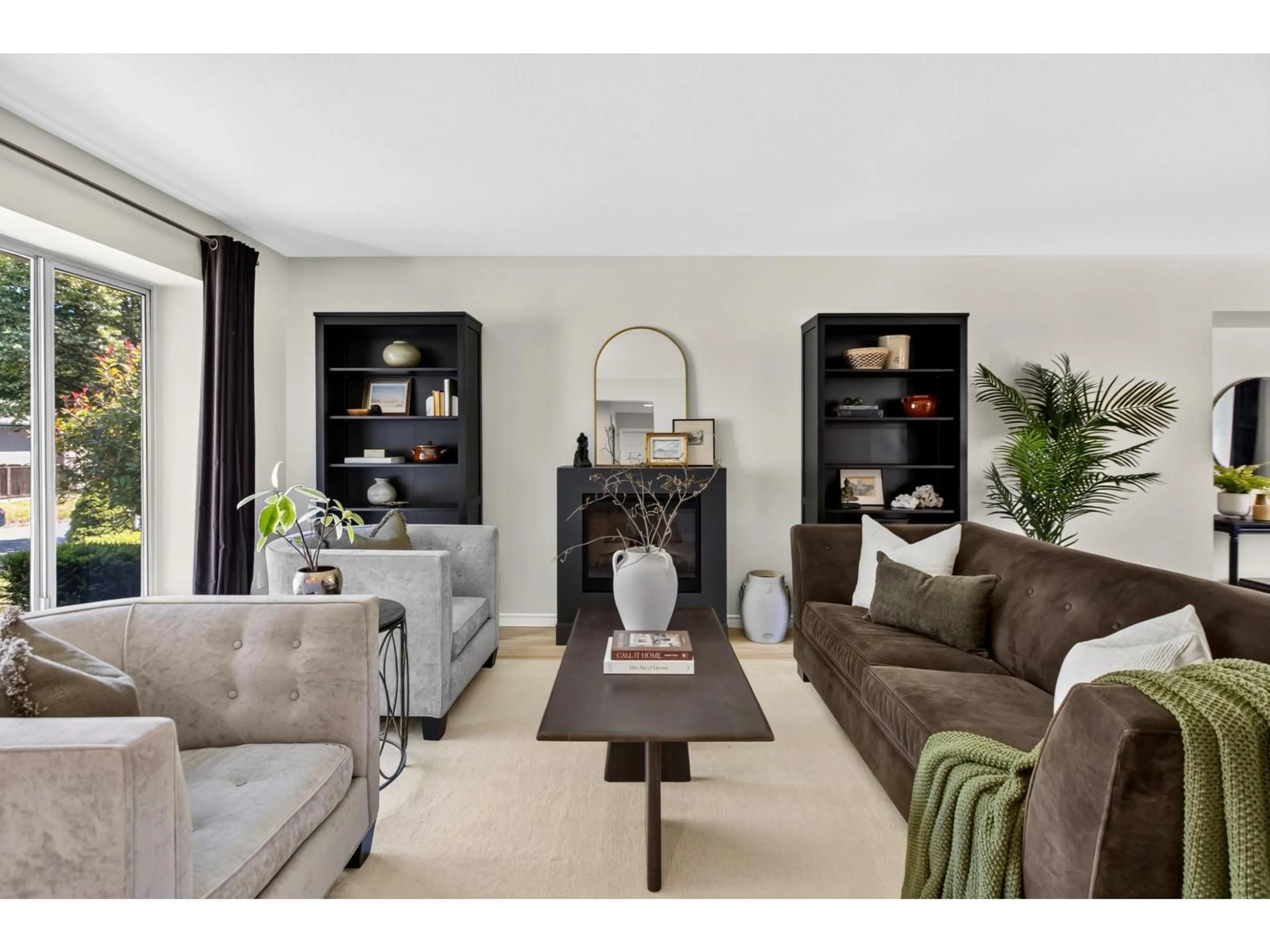 Living room with furniture, unknown for 21508 84 AVENUE, Langley British Columbia V1M2M1