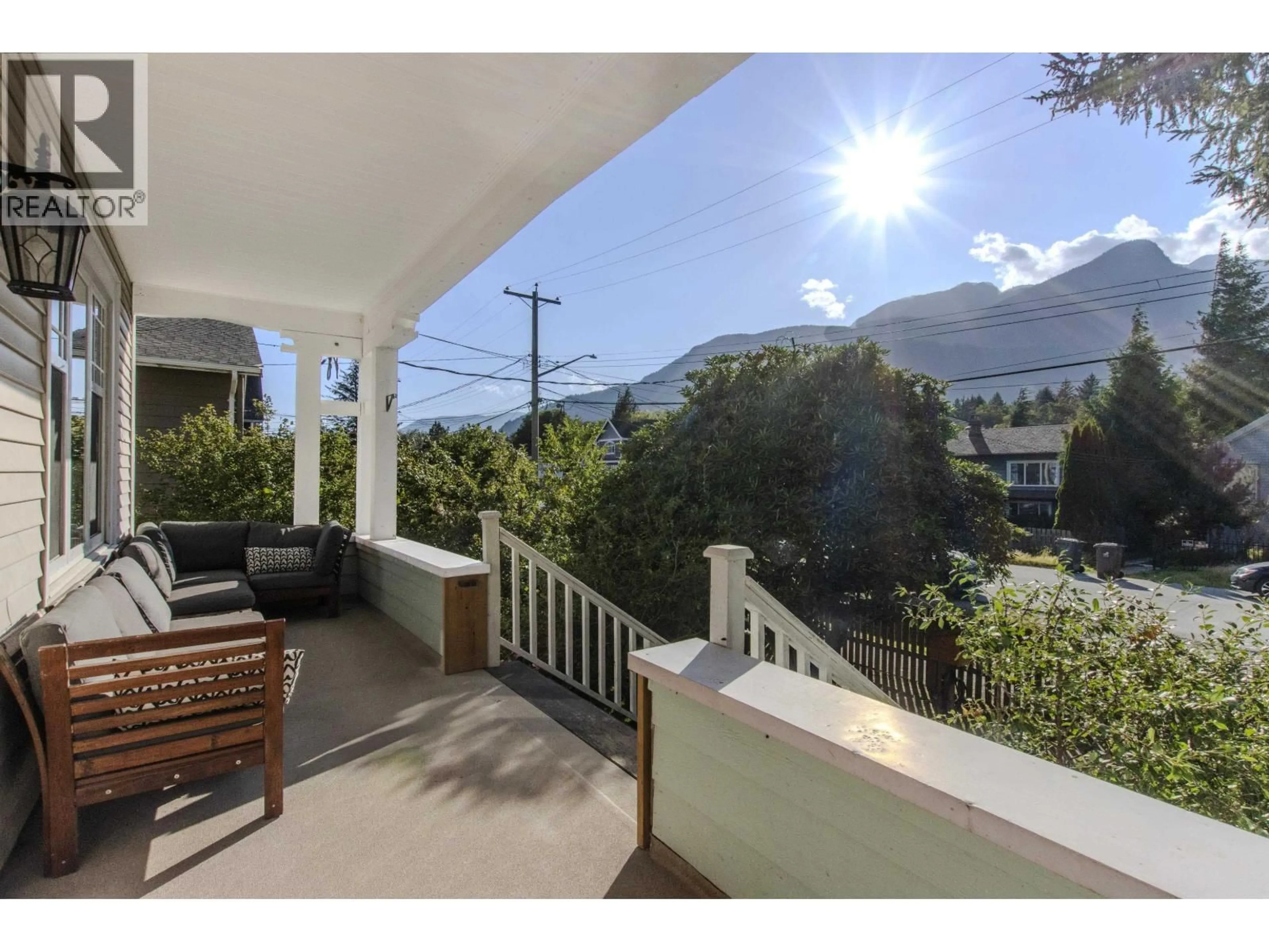 Patio, mountain view for 38054 FIFTH AVENUE, Squamish British Columbia V8B0B6