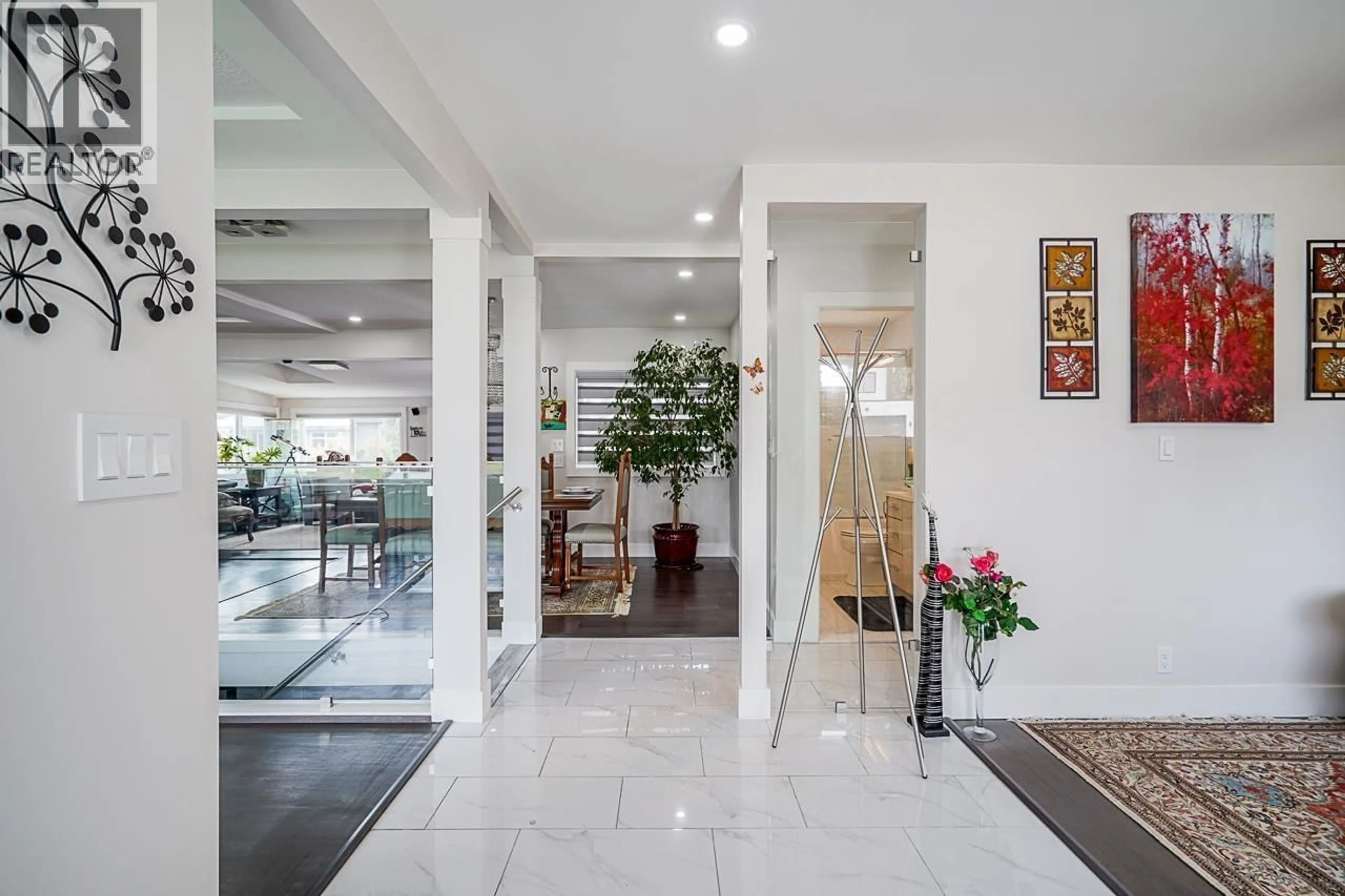 Indoor foyer for 1930 ORLAND DRIVE, Coquitlam British Columbia V3J3J4