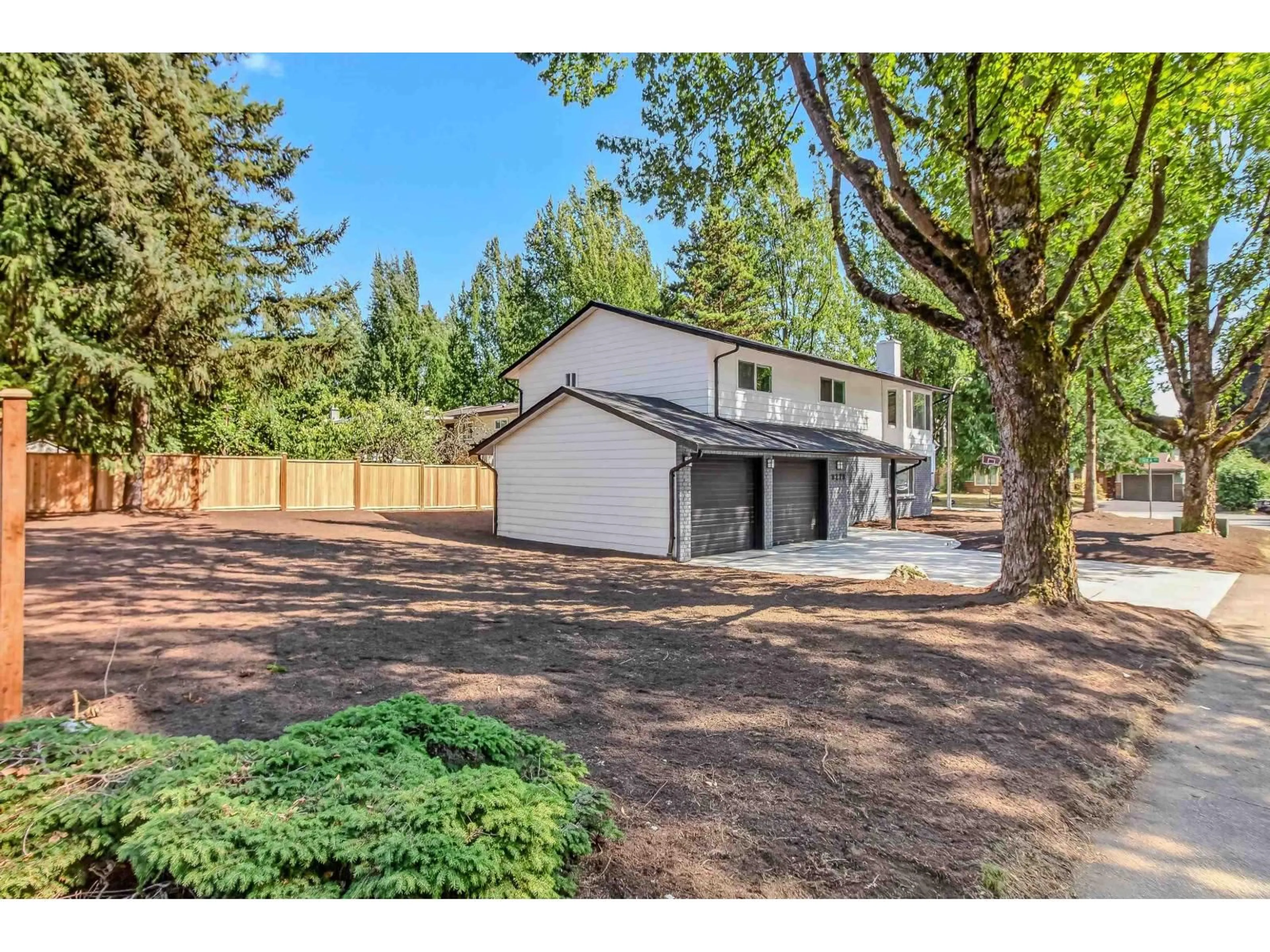A pic from outside/outdoor area/front of a property/back of a property/a pic from drone, unknown for 9270 149 STREET, Surrey British Columbia V3R7B3
