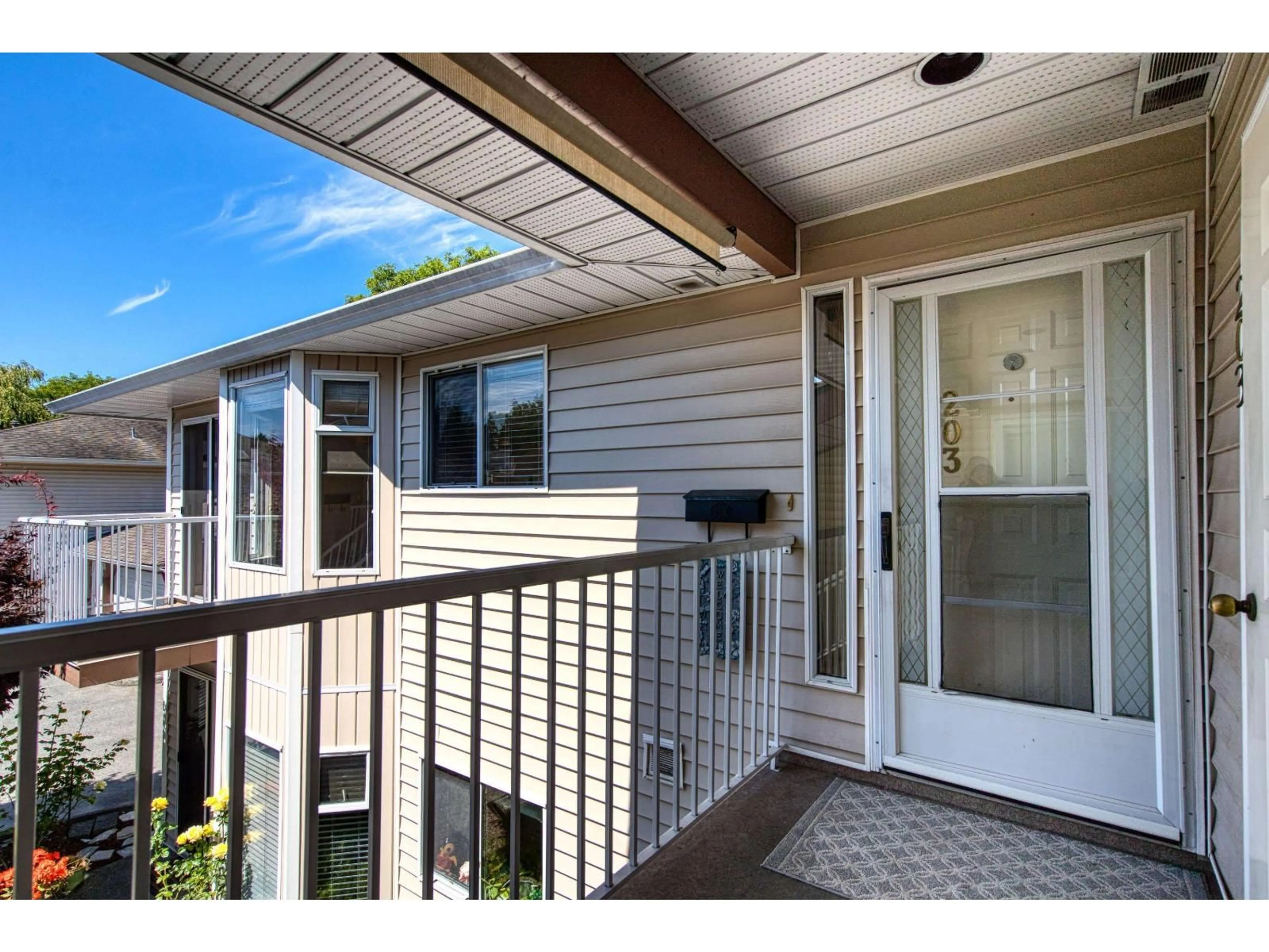Unknown for 203 - 6875 121 STREET, Surrey British Columbia V3Q1W2