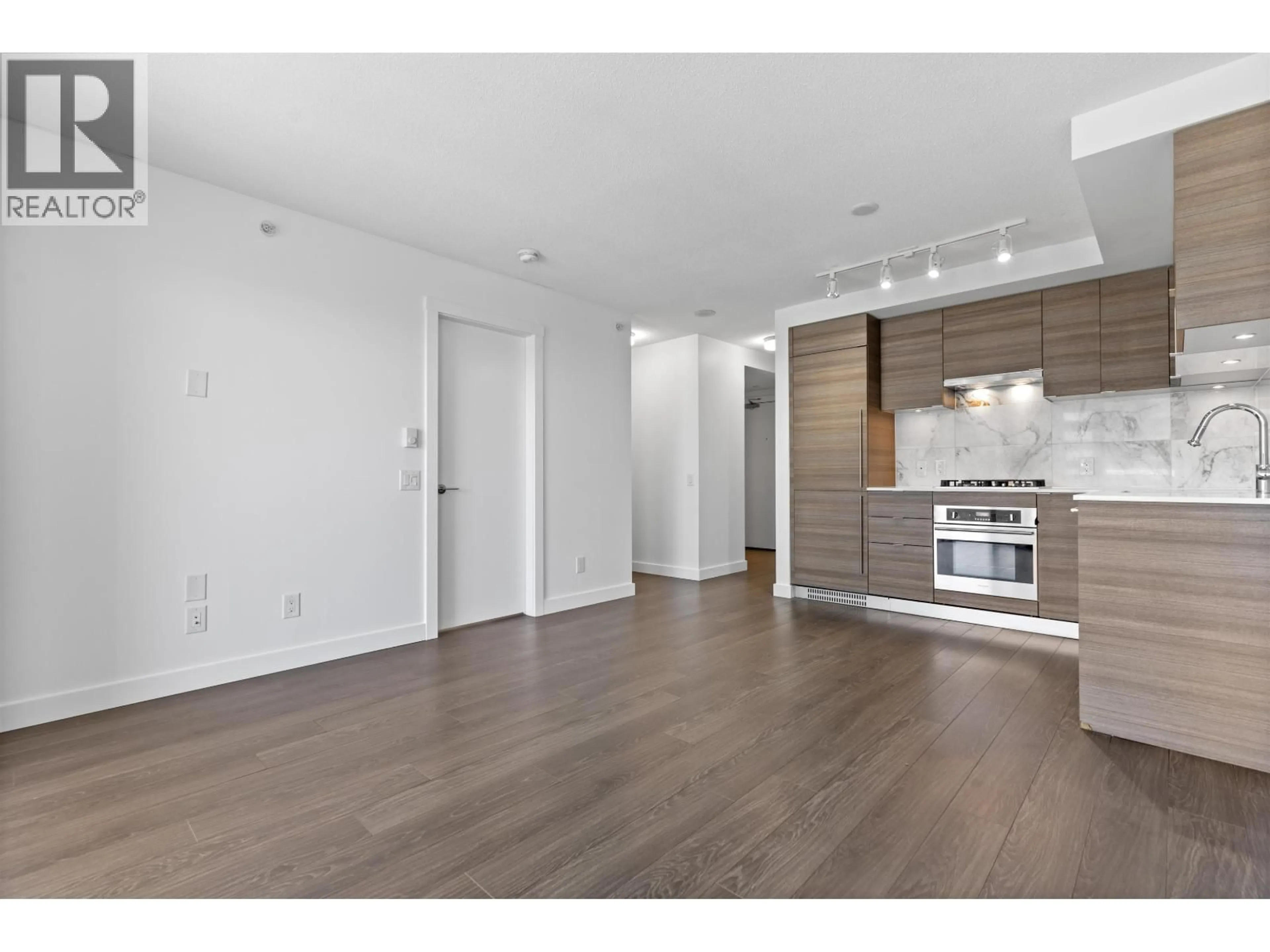 Unknown for 2501 - 602 COMO LAKE AVENUE, Coquitlam British Columbia V3J0G2