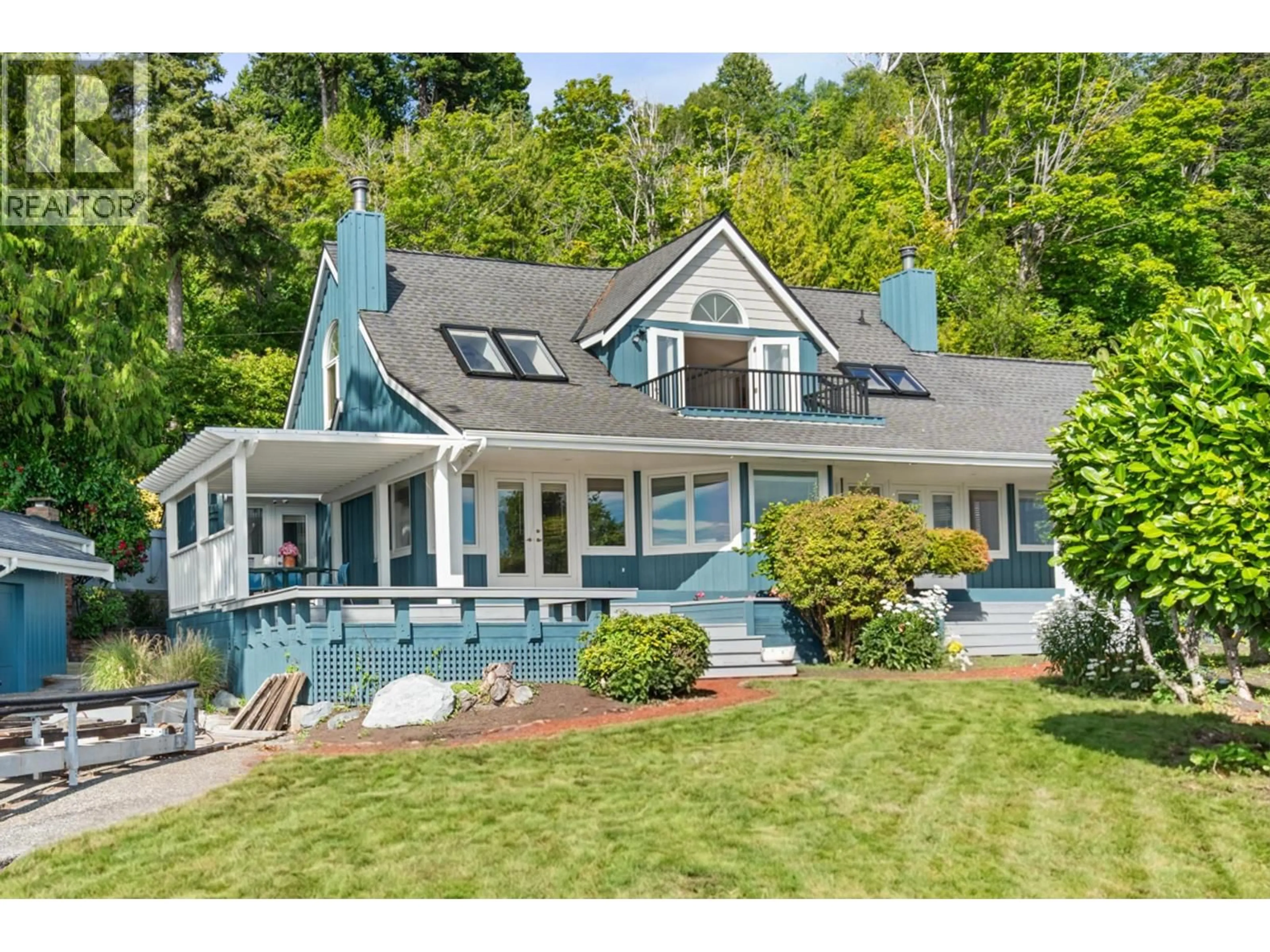 Home with vinyl exterior material, water/lake/river/ocean view for 882 TSAWWASSEN BEACH ROAD, Tsawwassen British Columbia V4M2J3