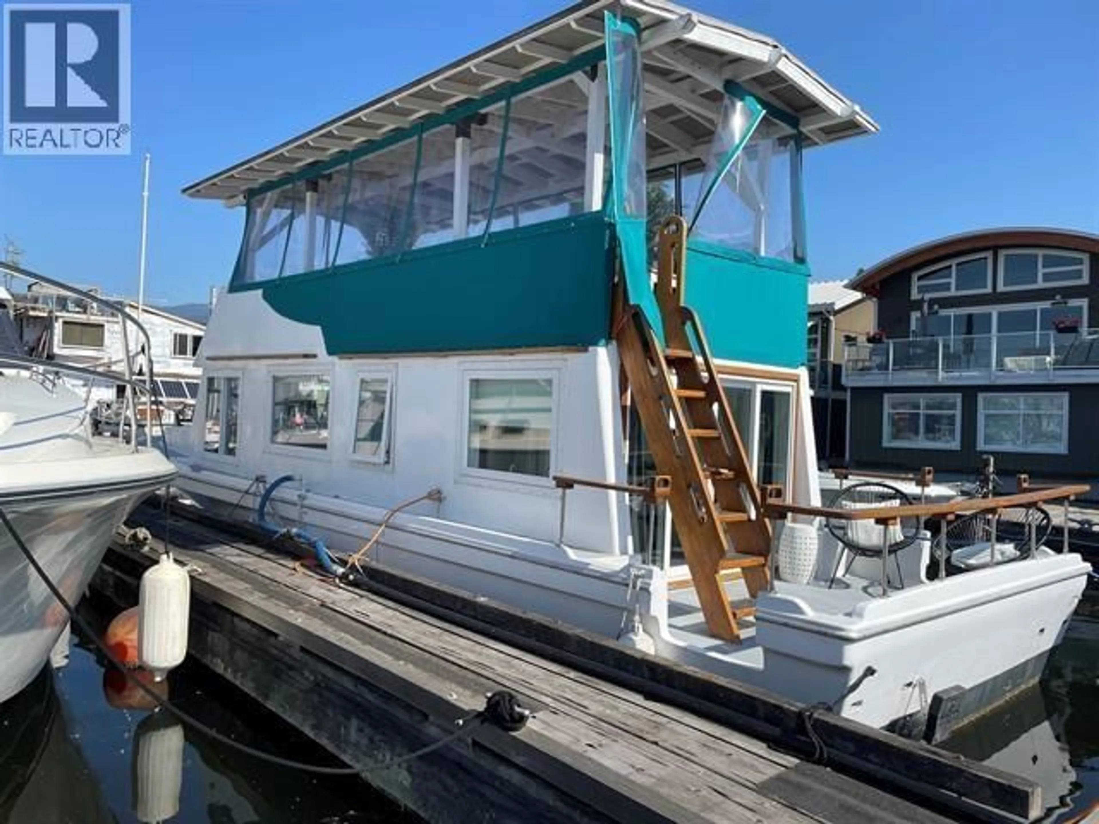 Home with vinyl exterior material, water/lake/river/ocean view for A07 - 415 ESPLANADE, North Vancouver British Columbia V7L0B5