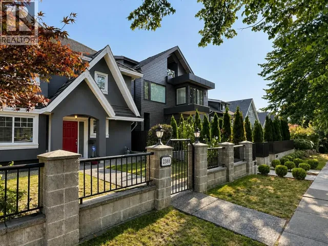 2388 5TH AVENUE, Vancouver 2
