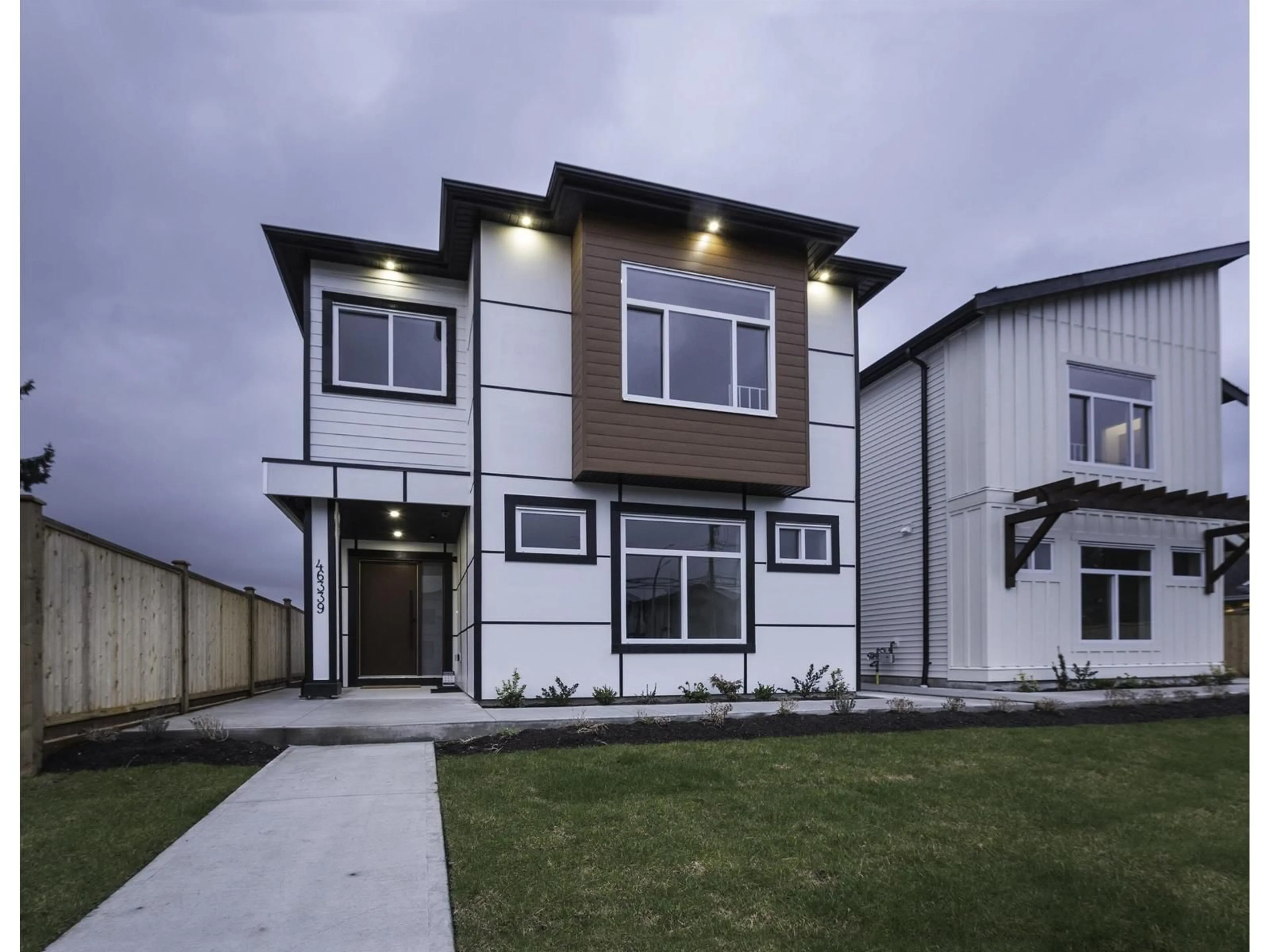 Home with vinyl exterior material, unknown for 46339 MAPLE AVENUE, Chilliwack British Columbia V2P2J5