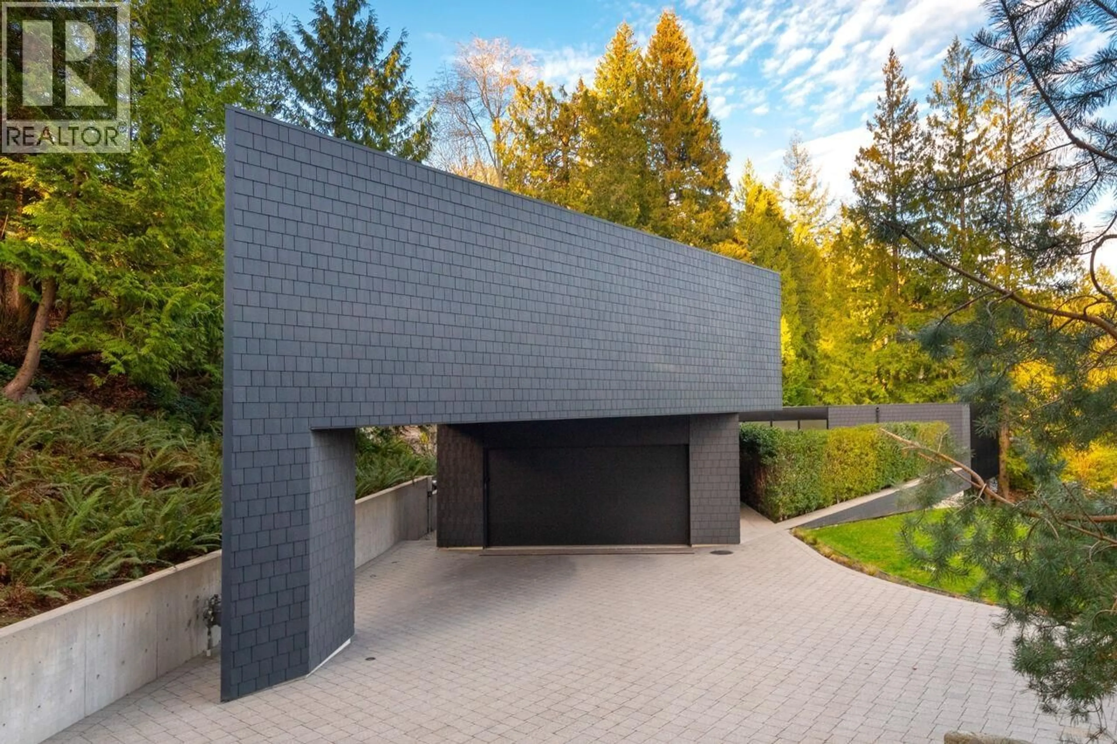 Patio, unknown for 4181 ROSE CRESCENT, West Vancouver British Columbia V7V2N6