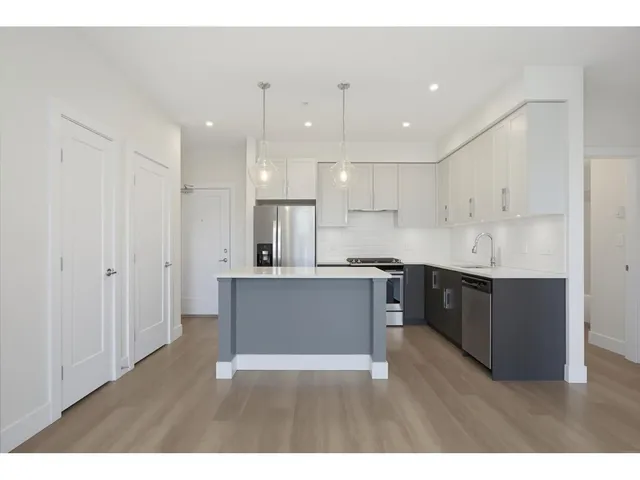 208 - 32838 VENTURA AVENUE, Abbotsford 4