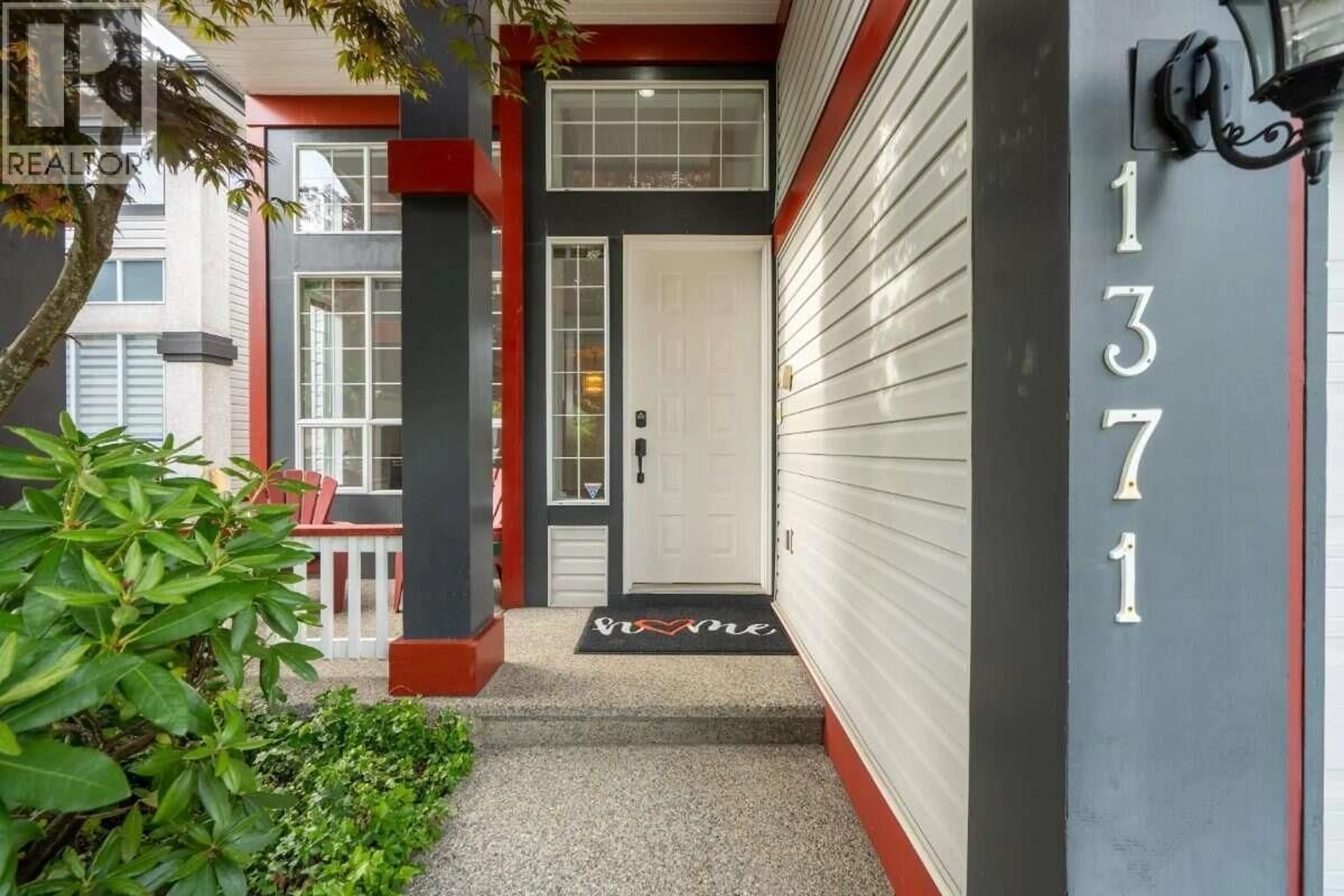 Indoor entryway for 1371 PO AVENUE, Port Coquitlam British Columbia V3B7Y2