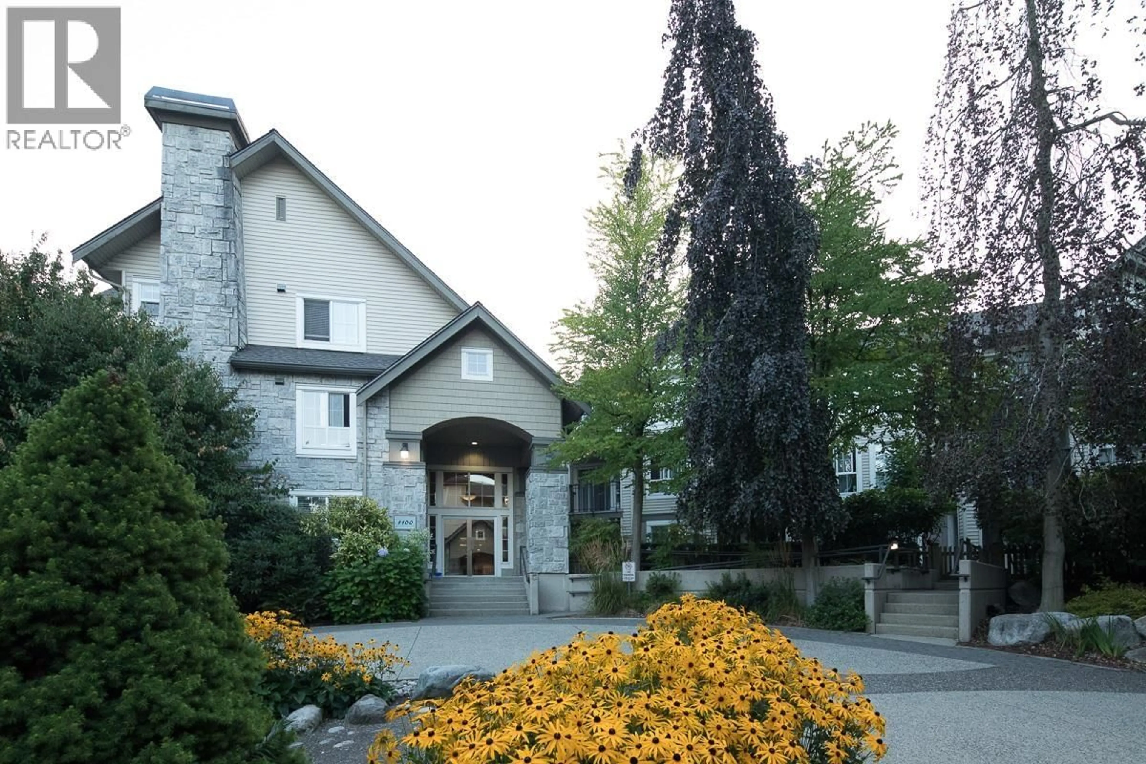 Patio, unknown for 263 - 1100 29TH STREET, North Vancouver British Columbia V7K3E4