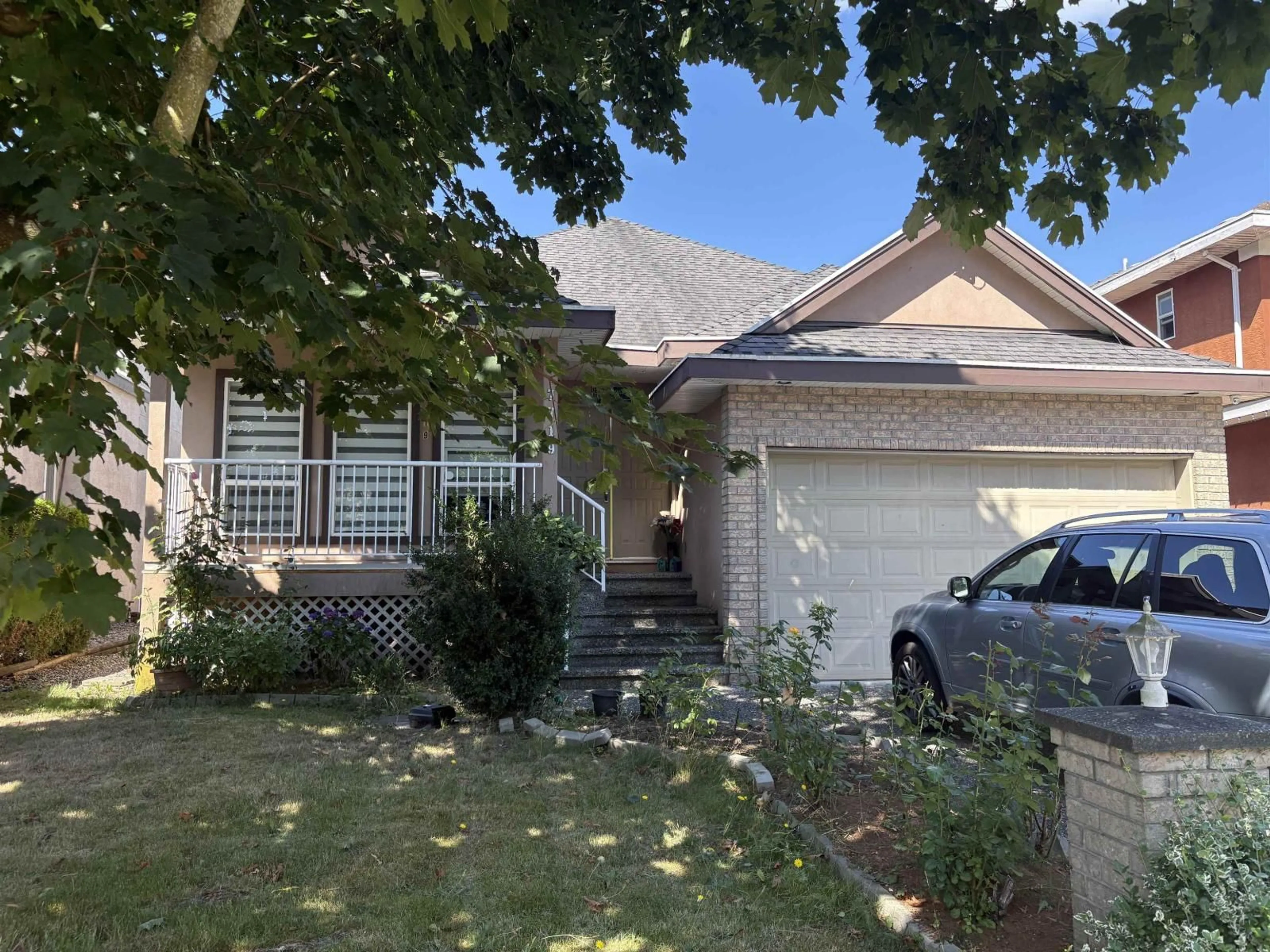 A pic from outside/outdoor area/front of a property/back of a property/a pic from drone, street for 7719 147A STREET, Surrey British Columbia V3S8Z4