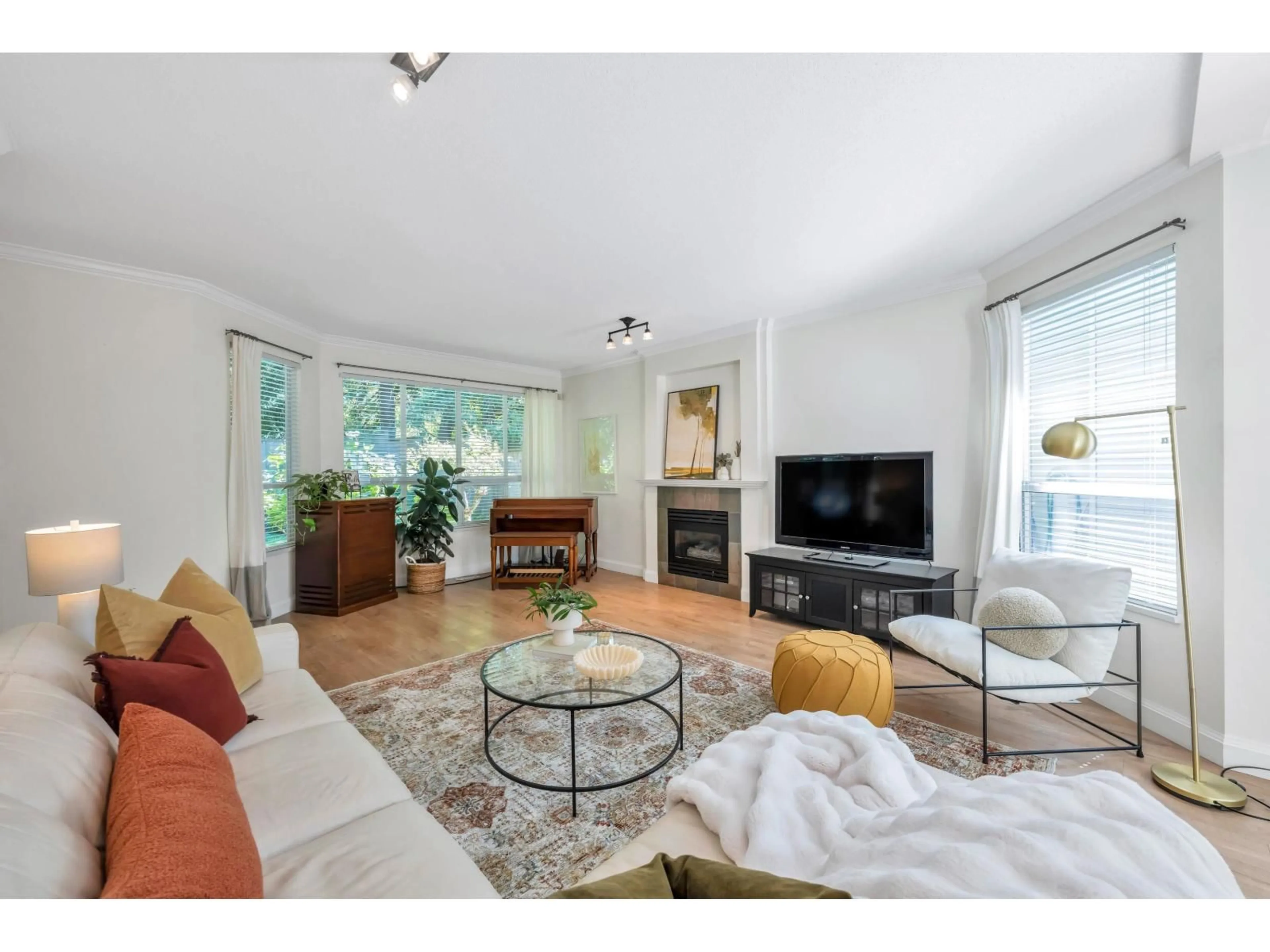 Living room with furniture, unknown for 73 - 20881 87 AVENUE, Langley British Columbia V1M3X1