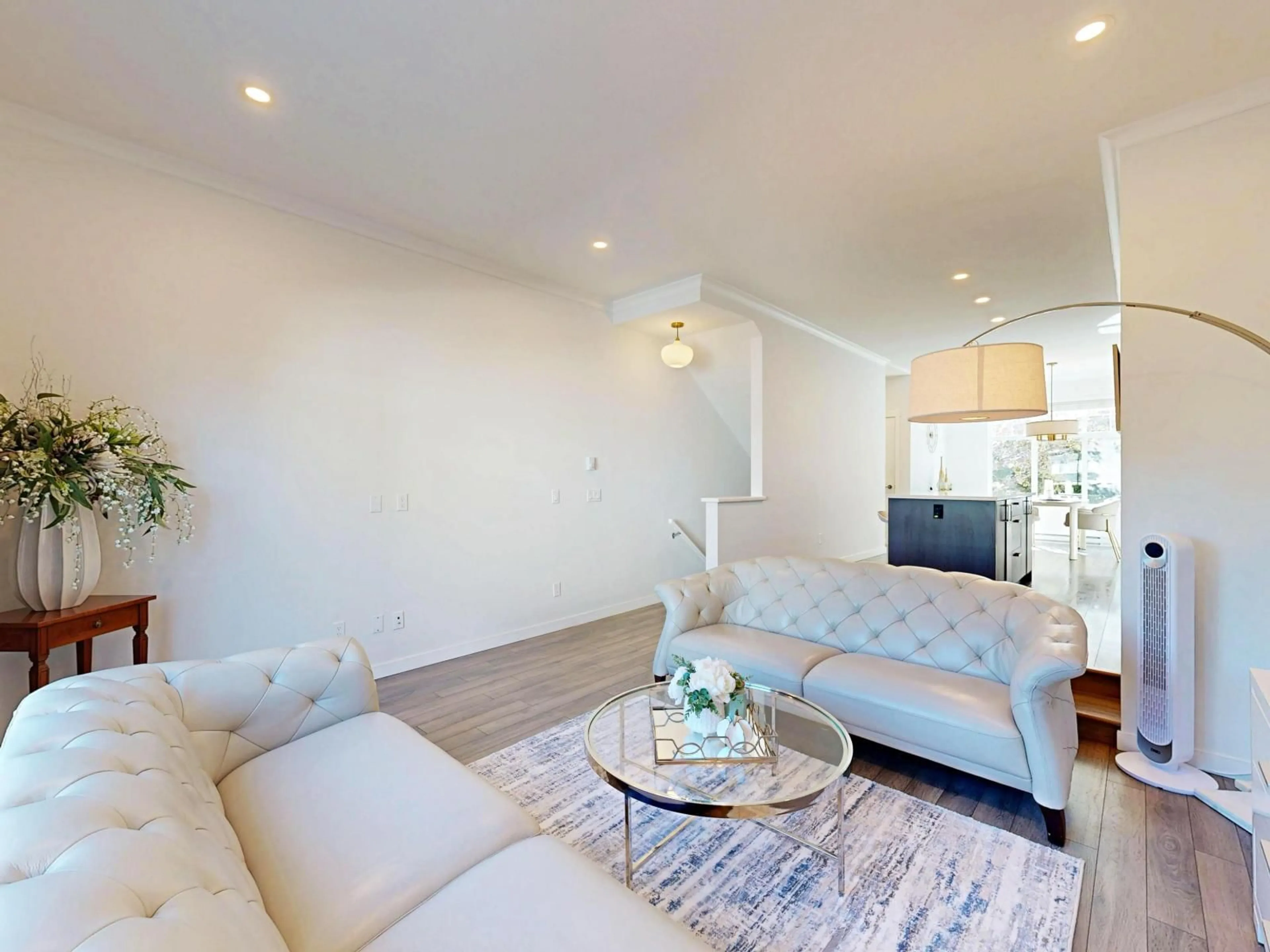 Living room with furniture, unknown for 130 - 15230 GUILDFORD DRIVE, Surrey British Columbia V3R0C8