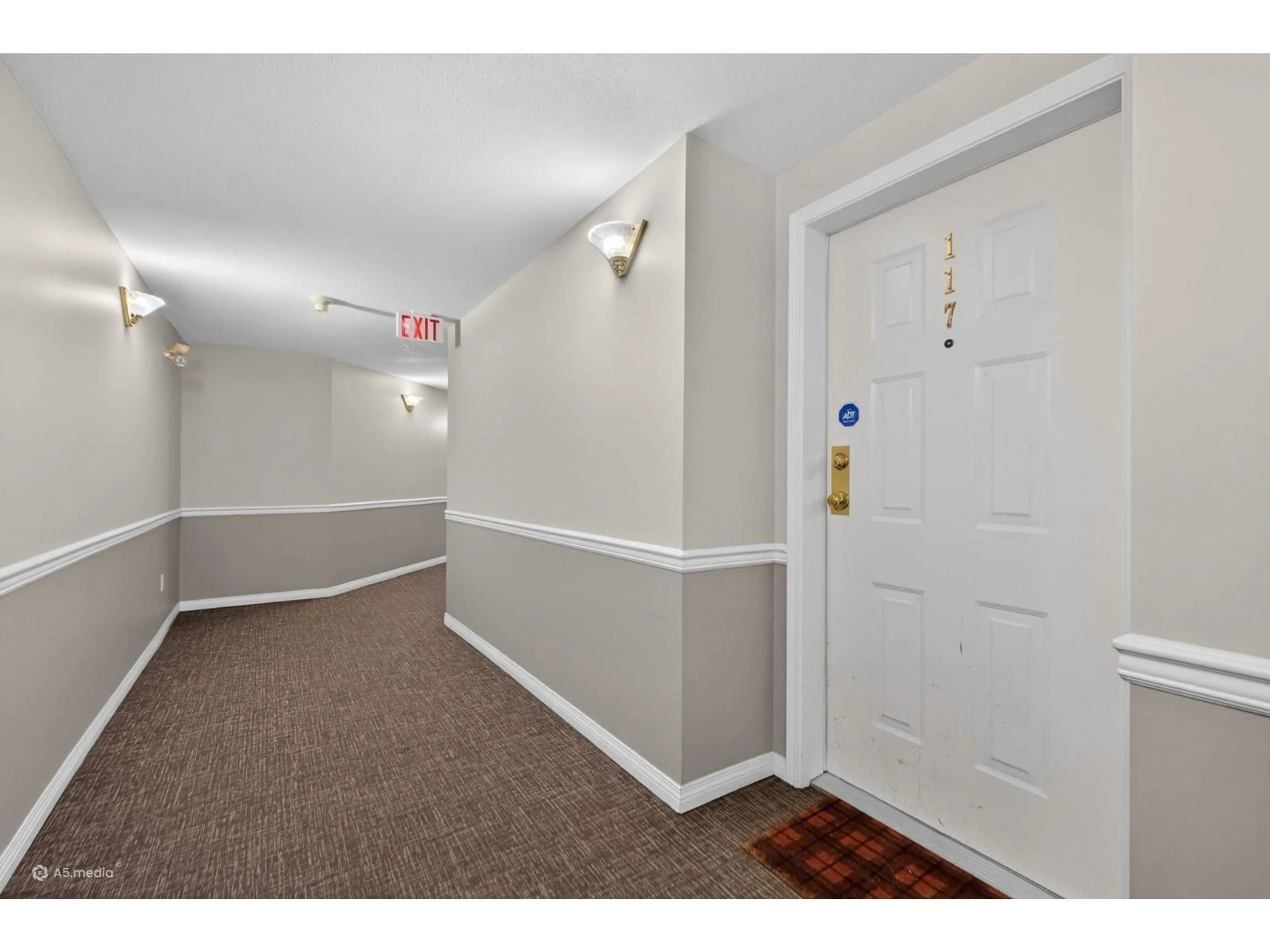 Indoor foyer for 117 - 7161 121 STREET, Surrey British Columbia V3W1G8