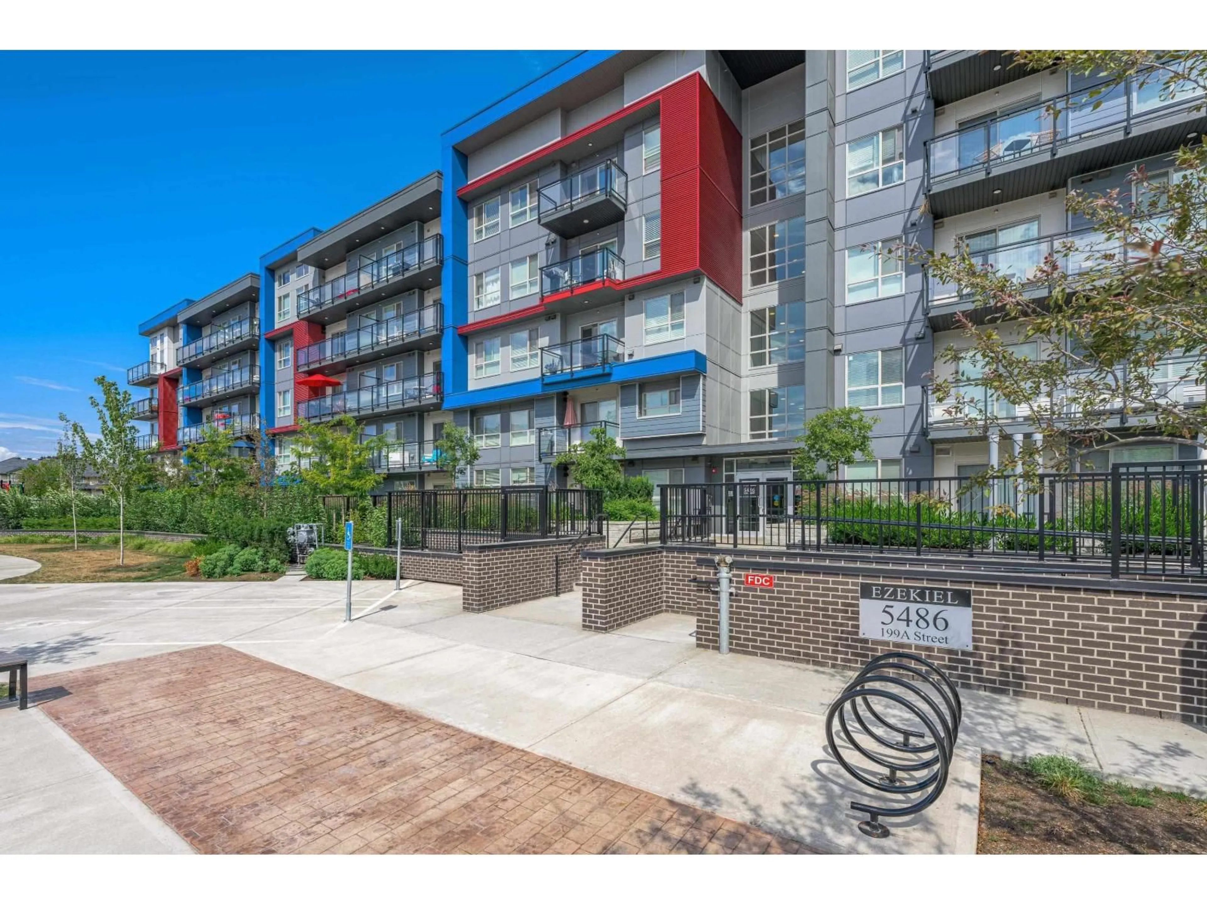 Patio, street for 218 - 5486 199A STREET, Langley British Columbia V3A1J6
