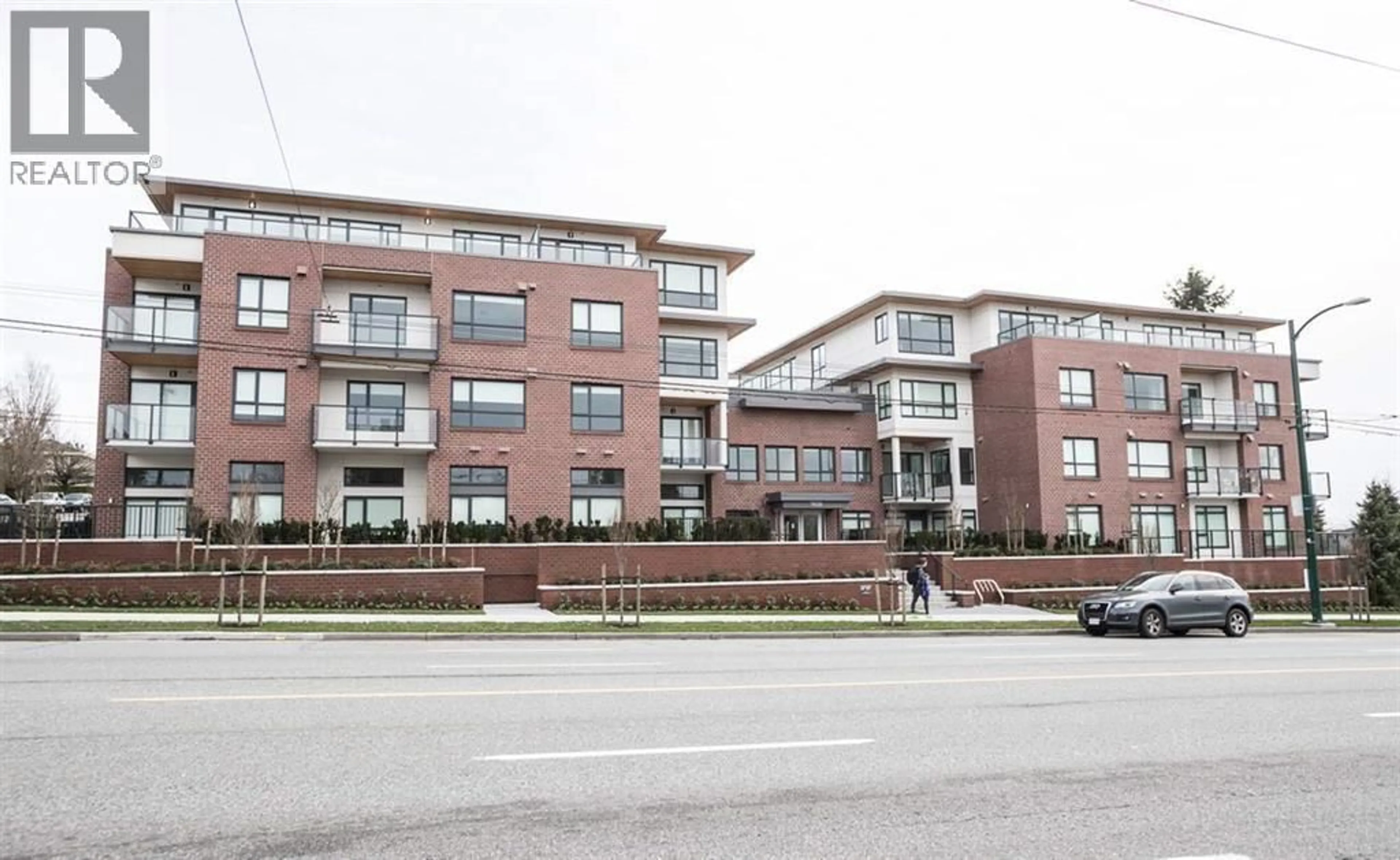Patio, building for 121 - 7828 GRANVILLE STREET, Vancouver British Columbia V6P4Z2