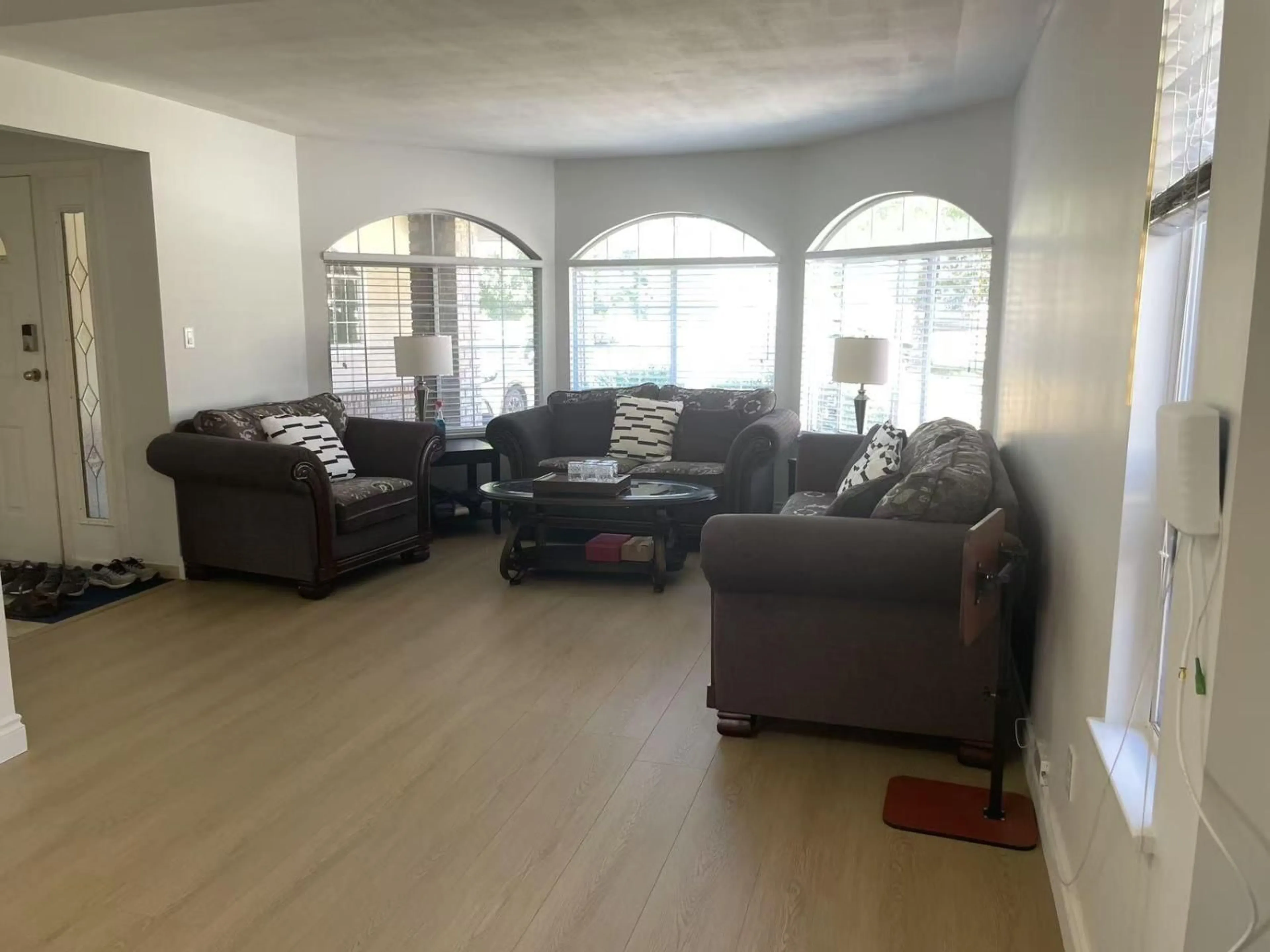 Living room with furniture, unknown for 15482 112 AVENUE, Surrey British Columbia V3R6H1