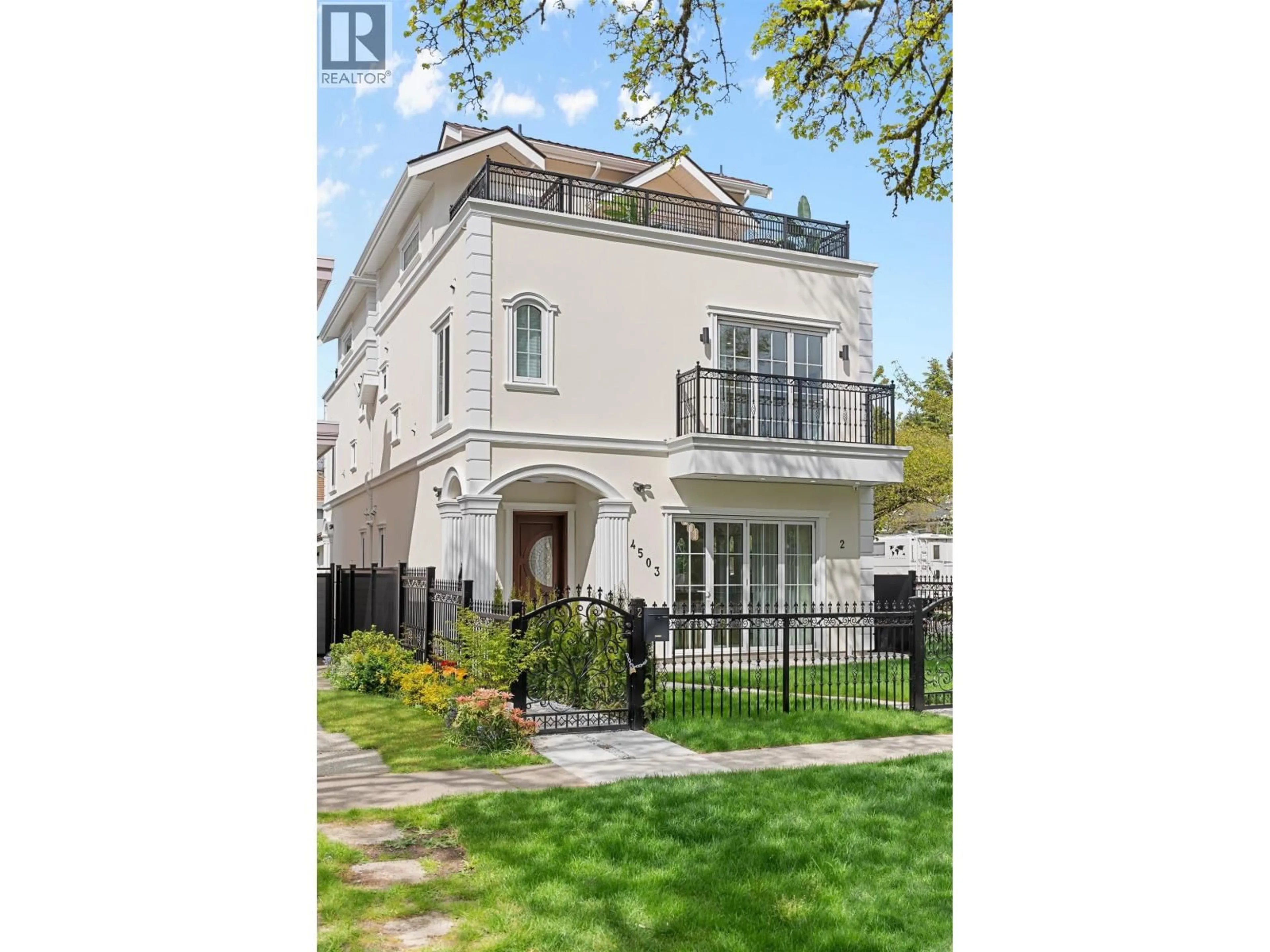Unknown for 2 - 4503 15TH AVENUE, Vancouver British Columbia V6R3B3