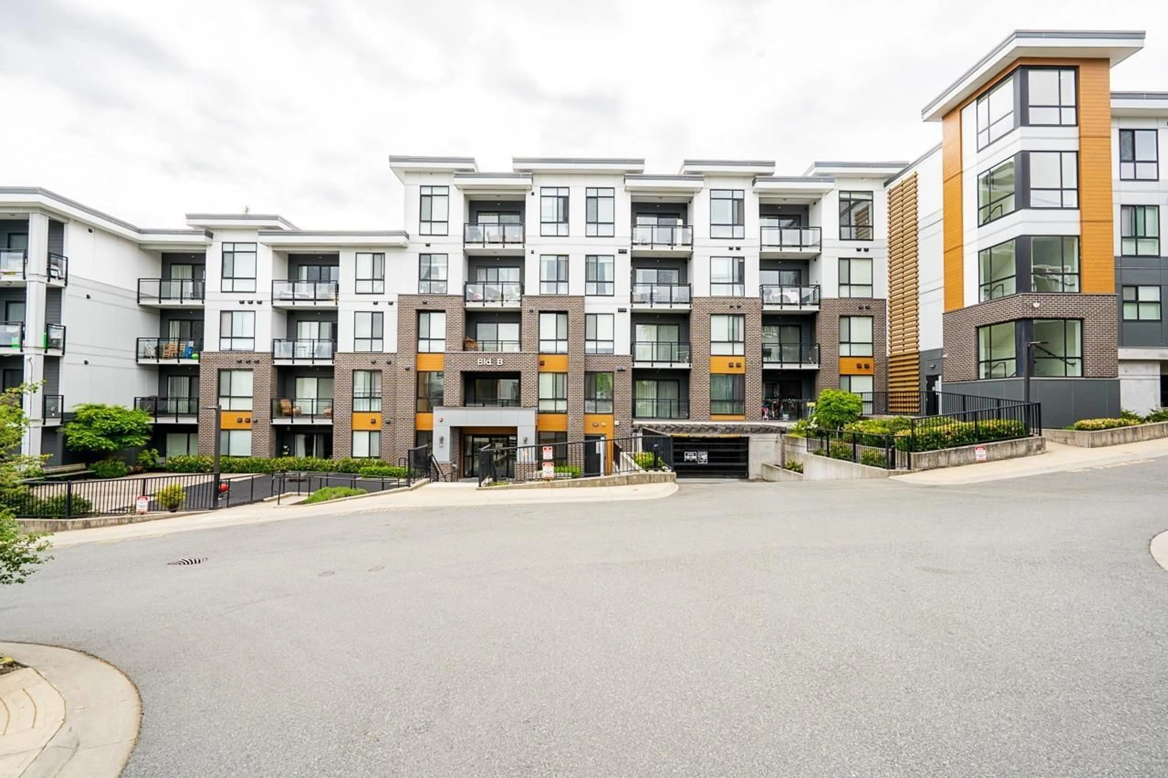 Unknown for B004 - 20087 68 AVENUE, Langley British Columbia V2Y0Y3